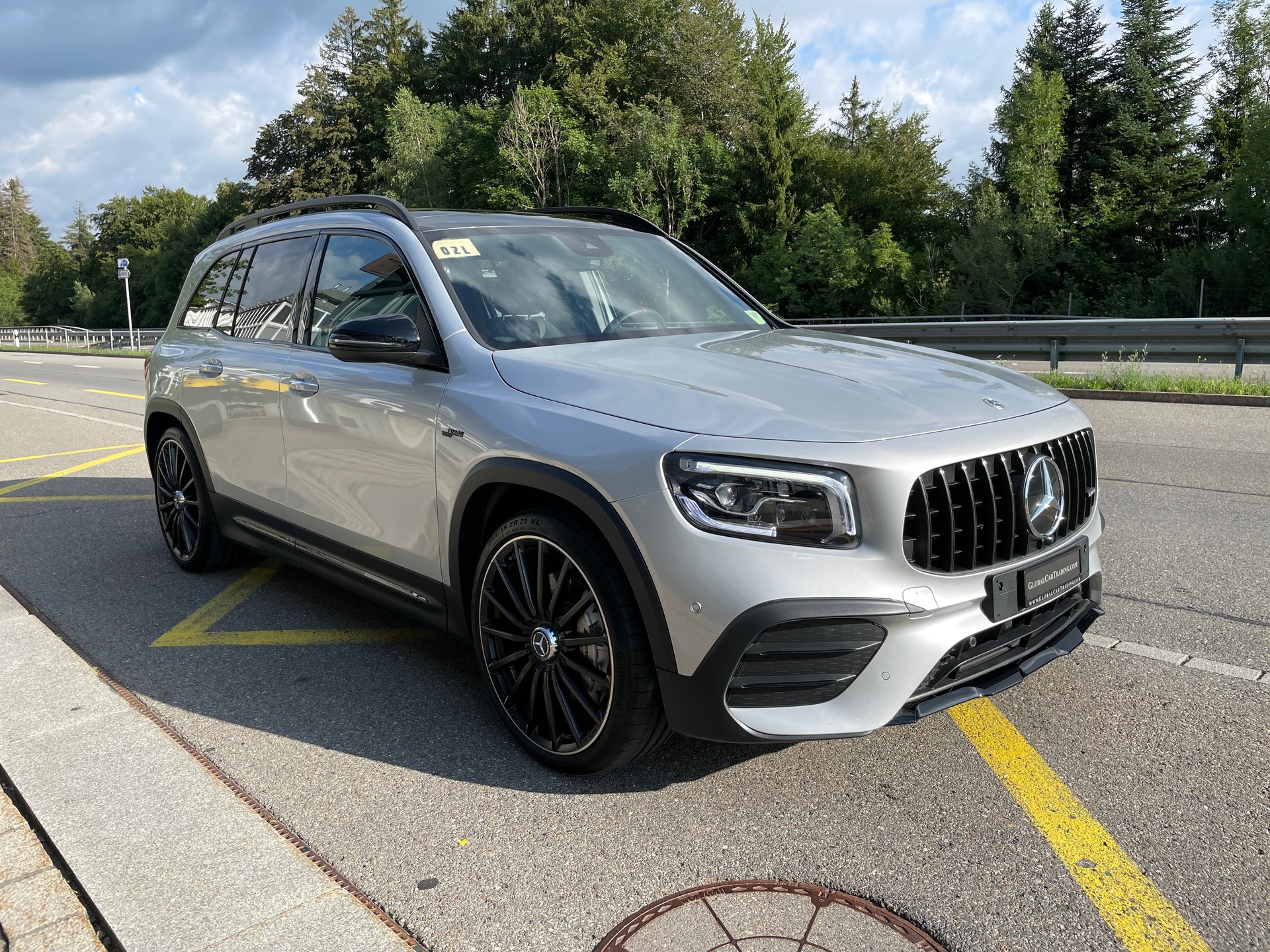 MERCEDES-BENZ GLB 35 AMG 4Matic 8G-Tronic-image-2