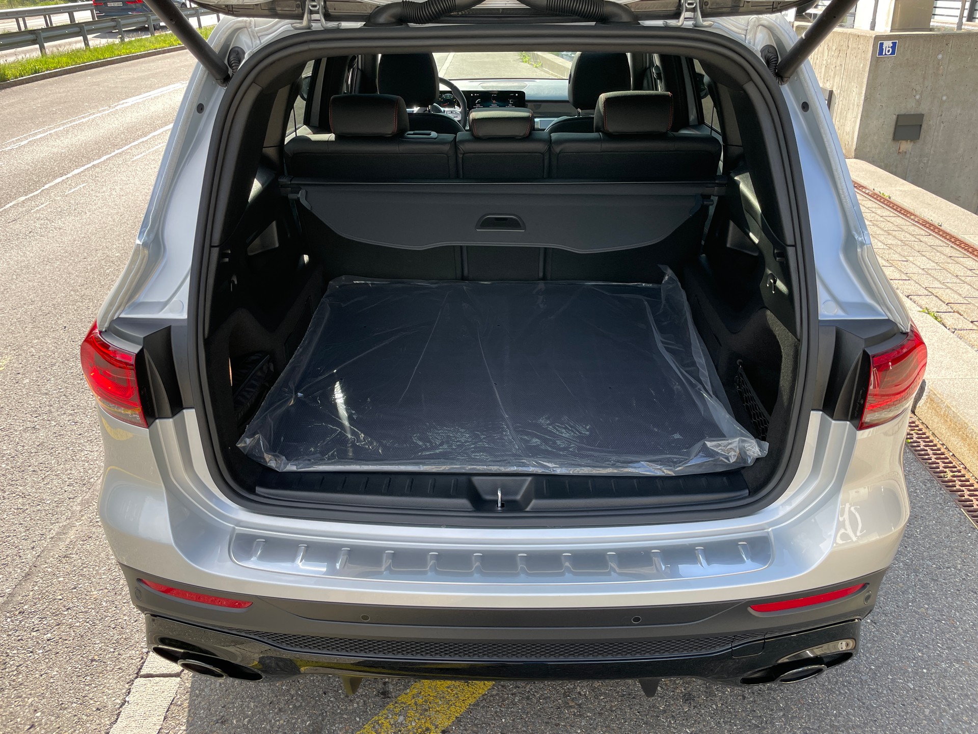 MERCEDES-BENZ GLB 35 AMG 4Matic 8G-Tronic-image-6