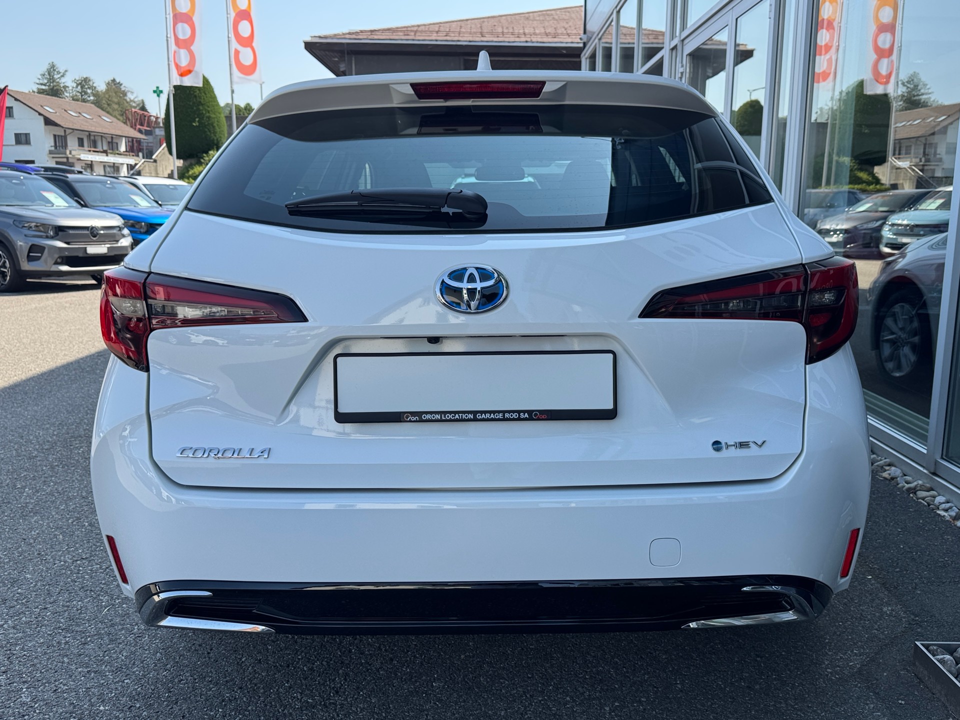 TOYOTA Corolla 1.8 HSD Comfort e- CVT-image-6