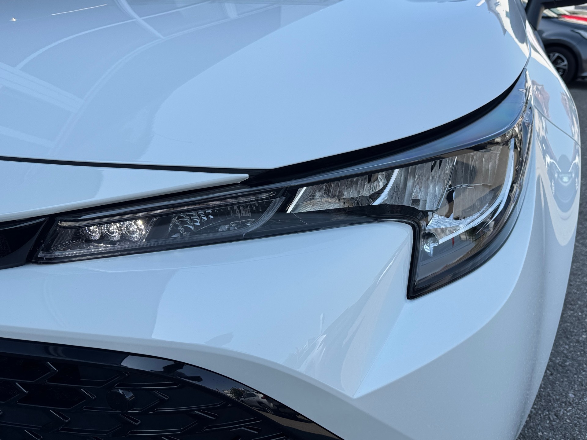 TOYOTA Corolla 1.8 HSD Comfort e- CVT-image-3