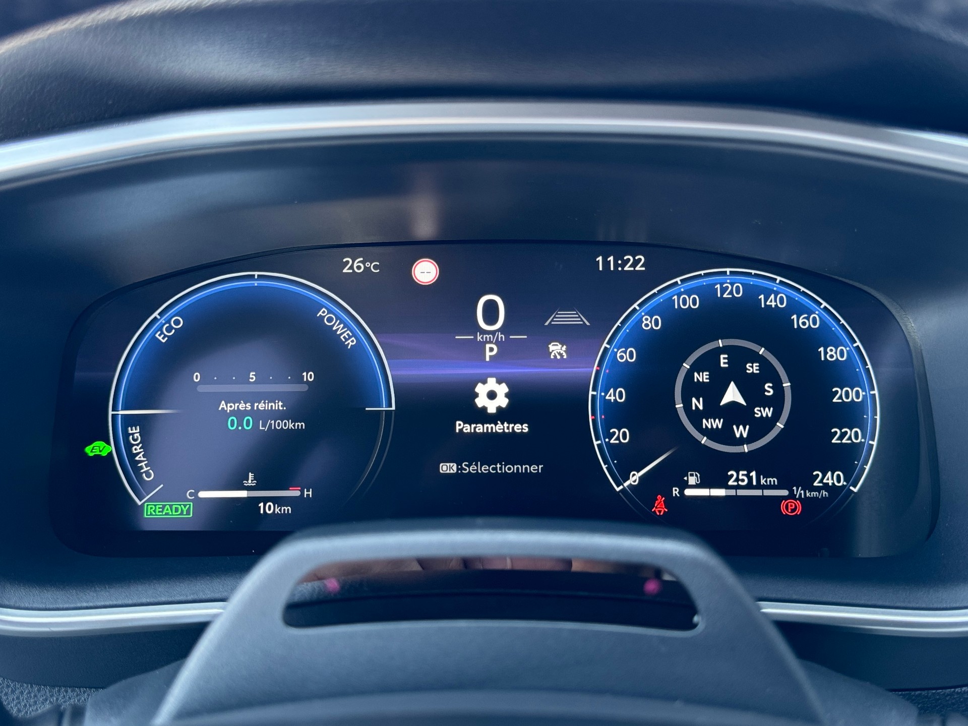 TOYOTA Corolla 1.8 HSD Comfort e- CVT-image-12