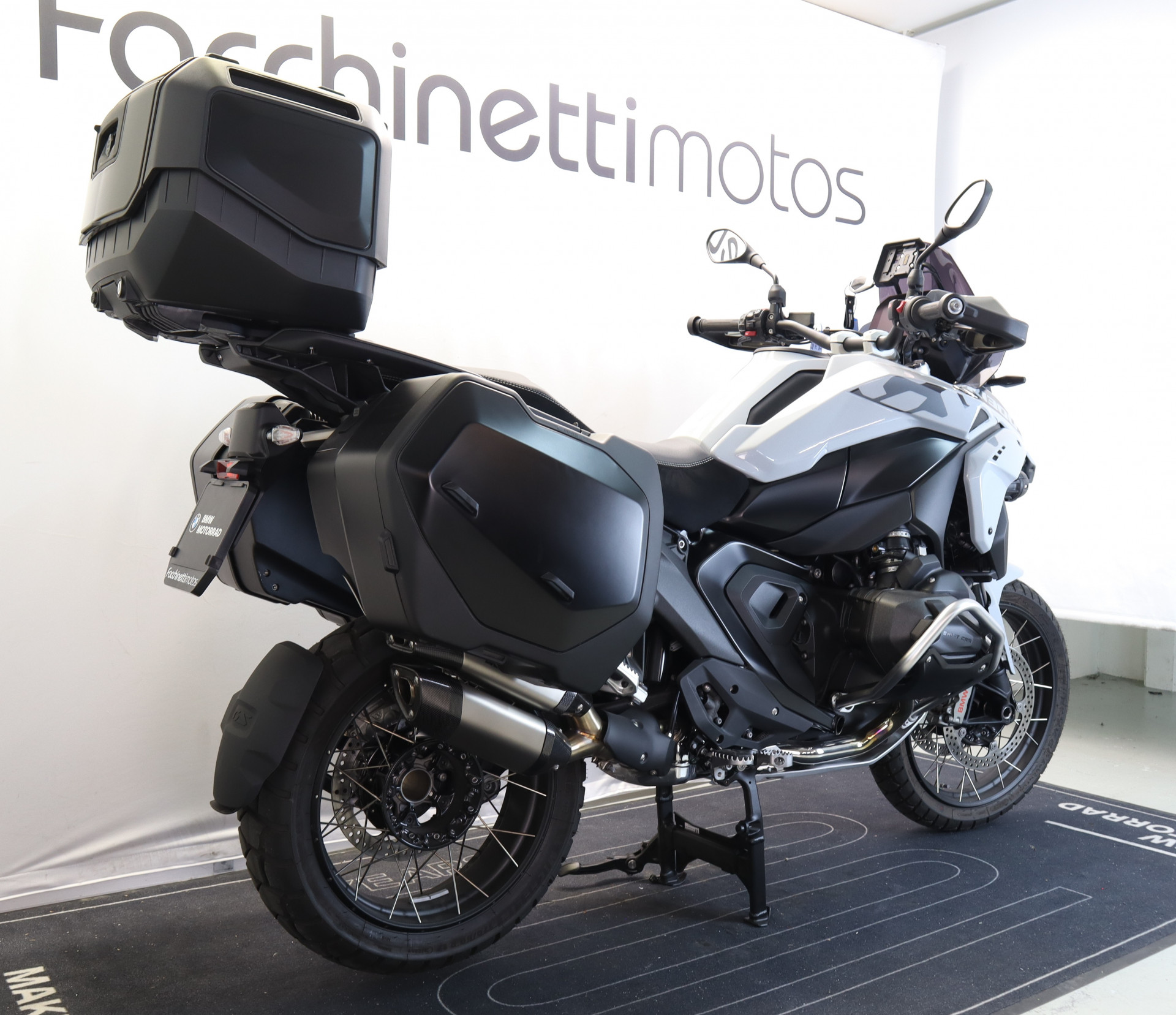 BMW R 1300 GS Triple Black *Services inclus 3ans/30 000 km*-image-4
