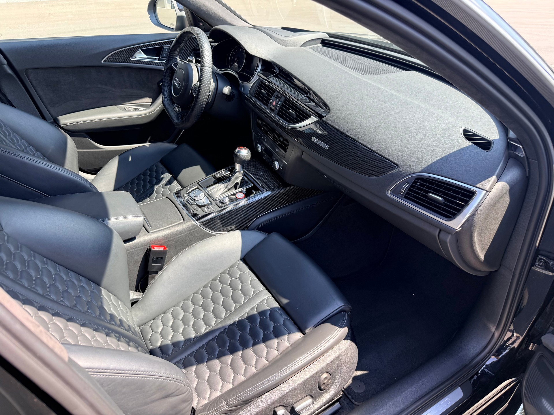 AUDI RS6 Avant 4.0 TFSI V8 performance quattro-image-14