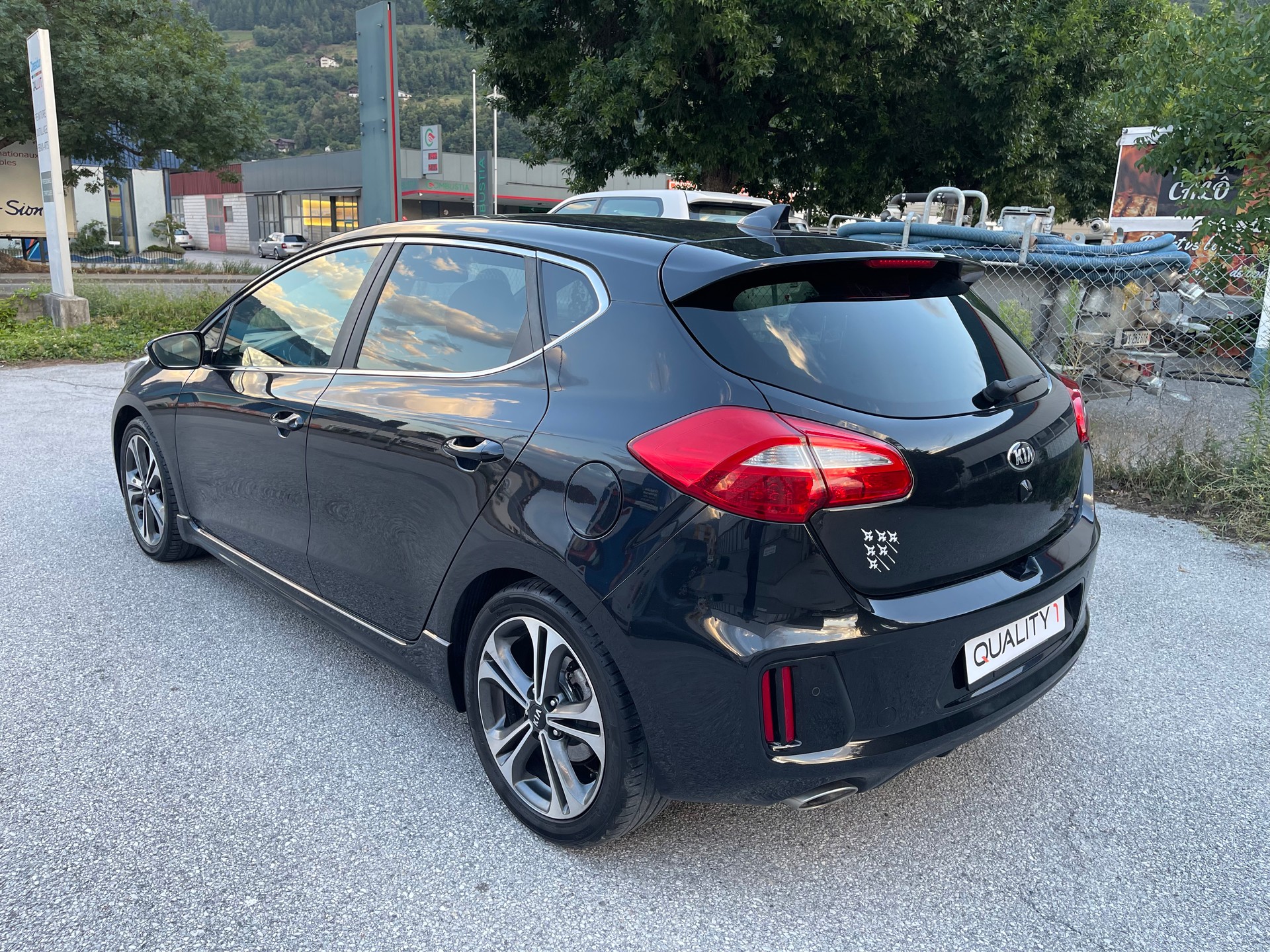 KIA Cee'd 1.6 CRDi Swiss Champion DCT-image-6