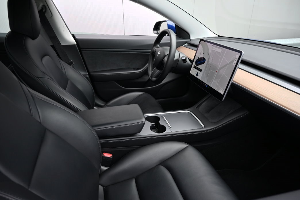 TESLA Model 3 Long Range Dual Motor AWD-image-4