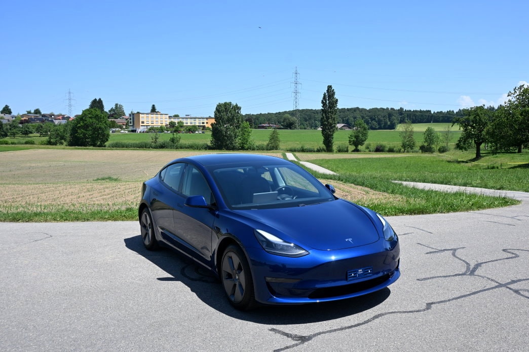 TESLA Model 3 Long Range Dual Motor AWD-image-1