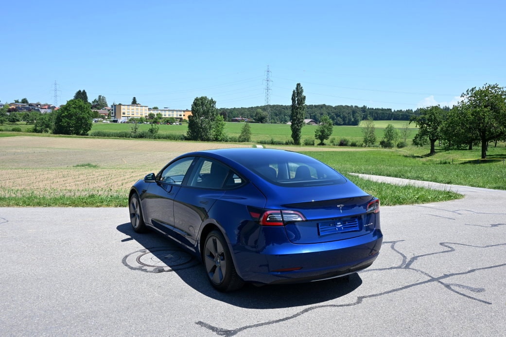 TESLA Model 3 Long Range Dual Motor AWD-image-3