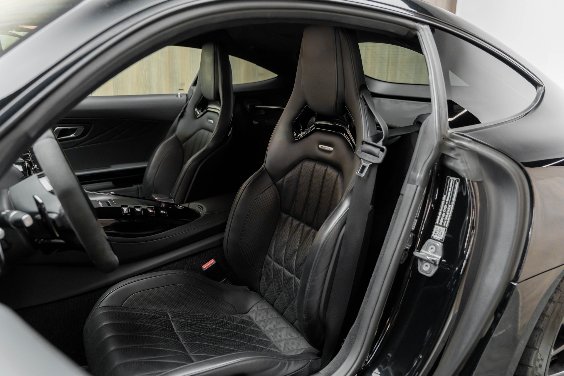 MERCEDES-BENZ AMG GT Speedshift DCT | Night Edition-image-4