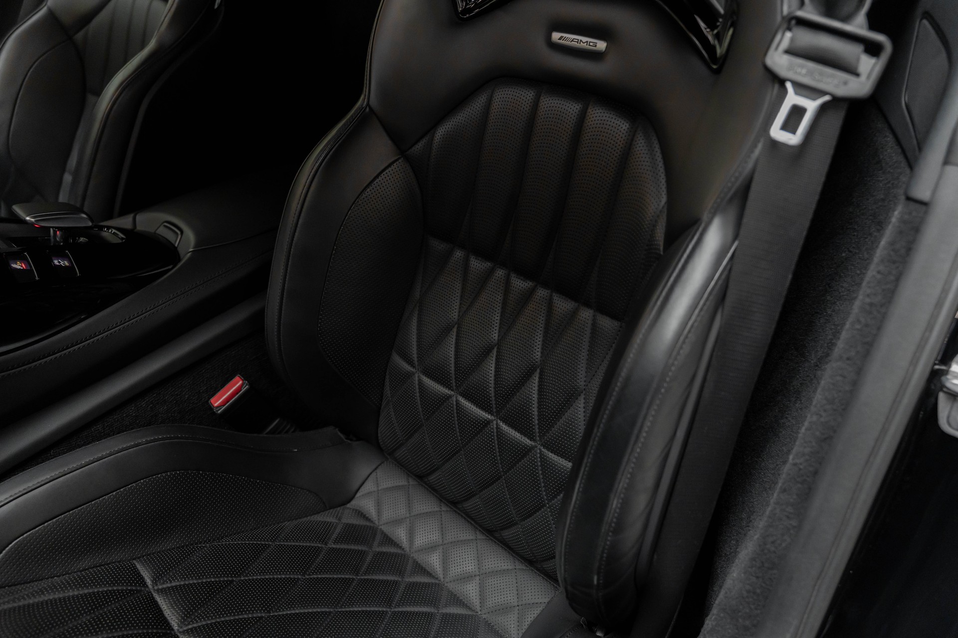 MERCEDES-BENZ AMG GT Speedshift DCT | Night Edition-image-8