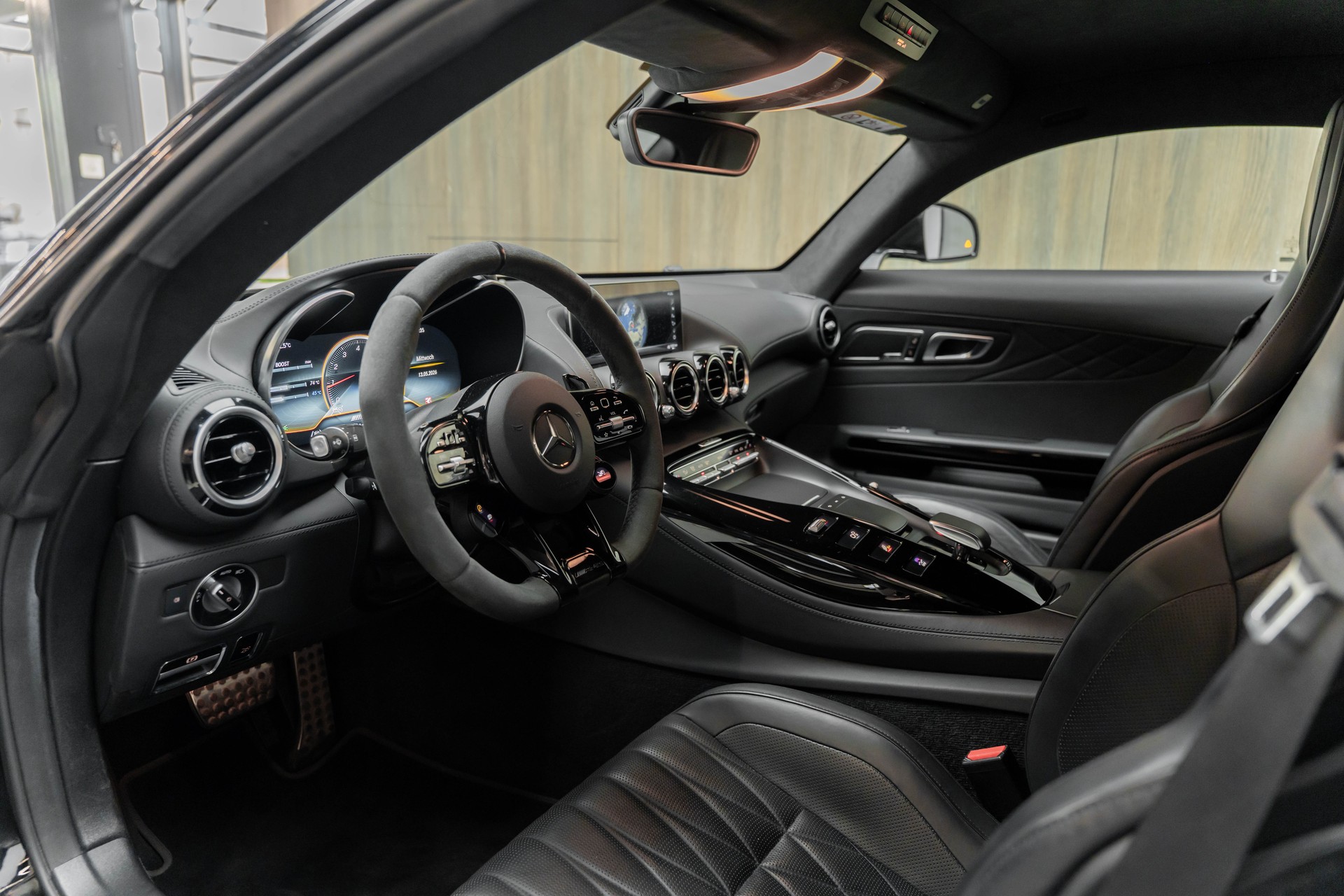 MERCEDES-BENZ AMG GT Speedshift DCT | Night Edition-image-2