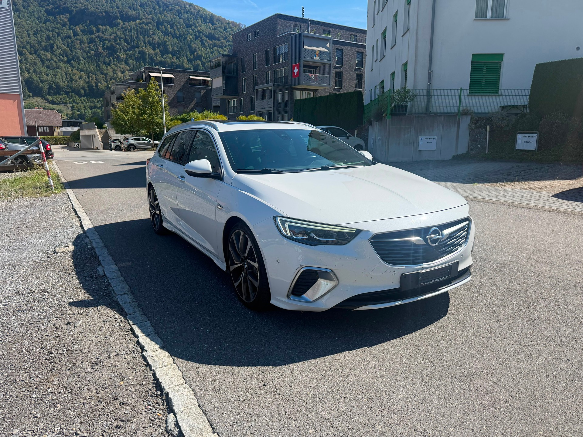 OPEL Insignia 2.0 T Sports Tourer GSI 4WD Automat-image-0