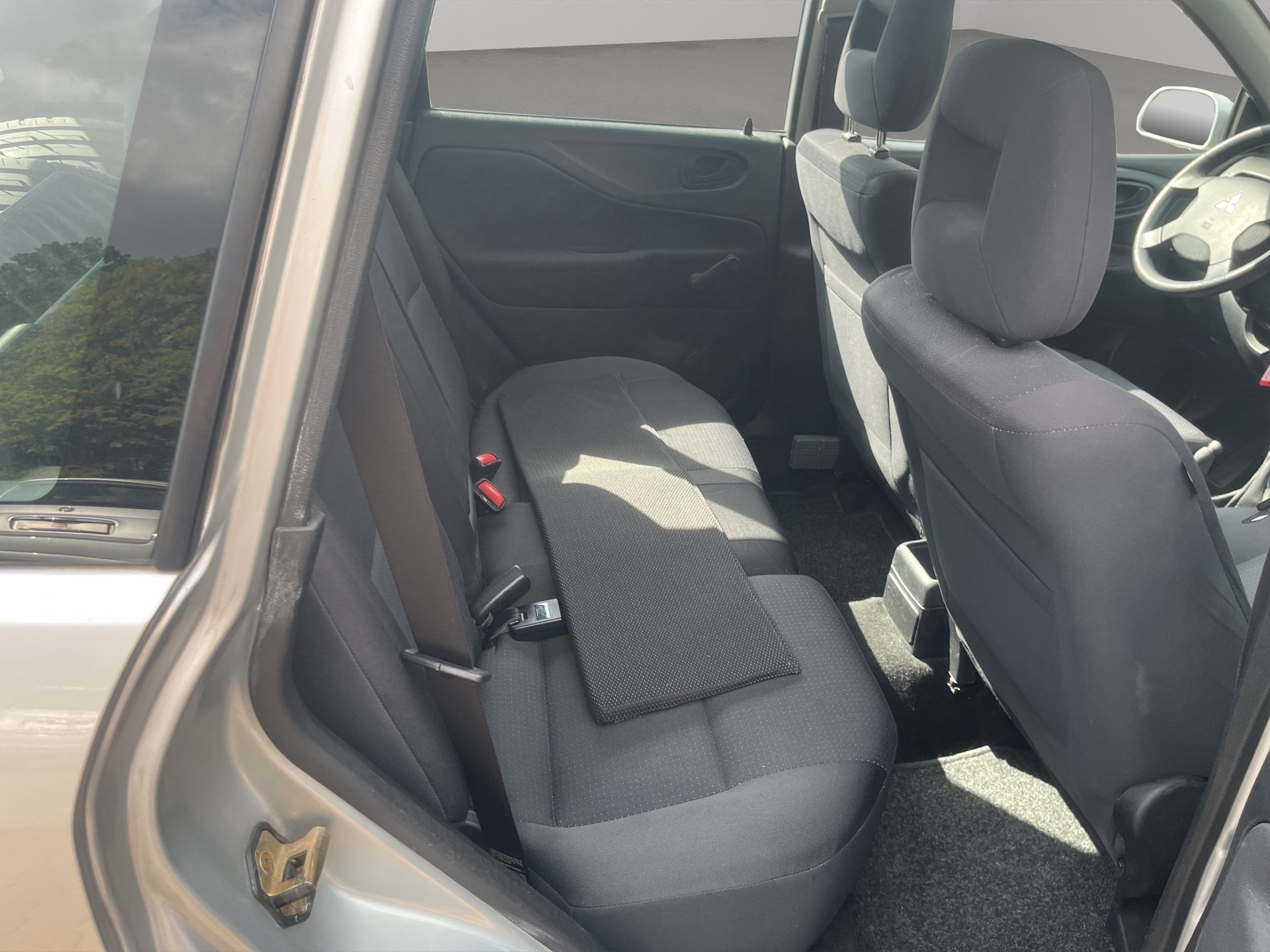 MITSUBISHI Space Star 1.9 DI Premium-image-8