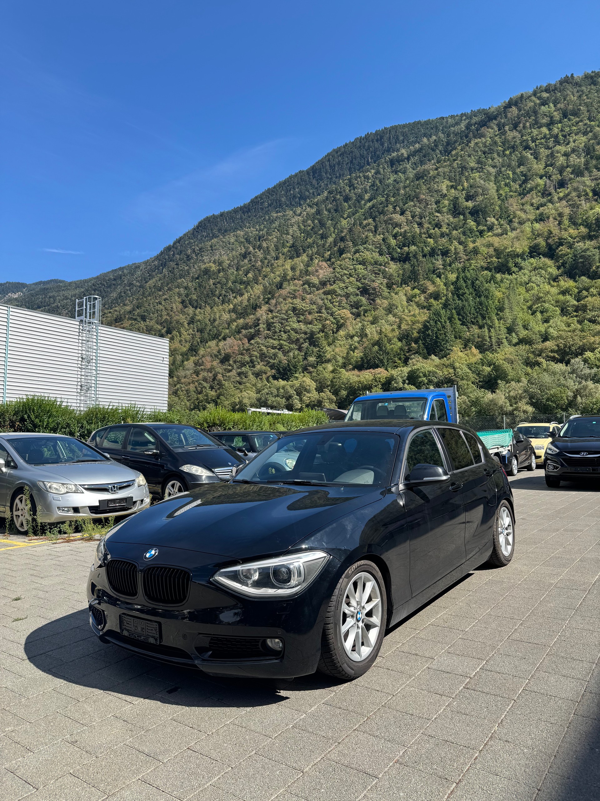 BMW 118i Urban Line-image-0