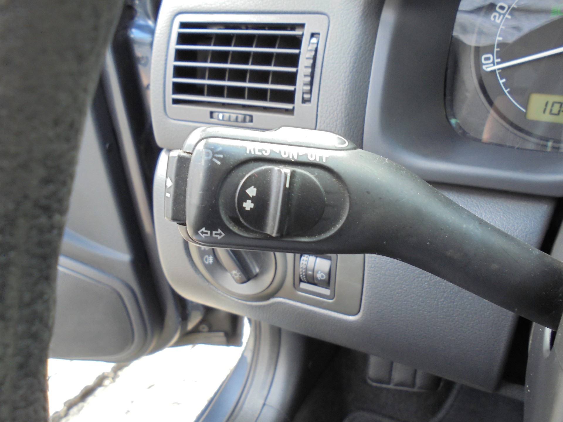 SKODA Octavia 1.8 Turbo Tour-image-11