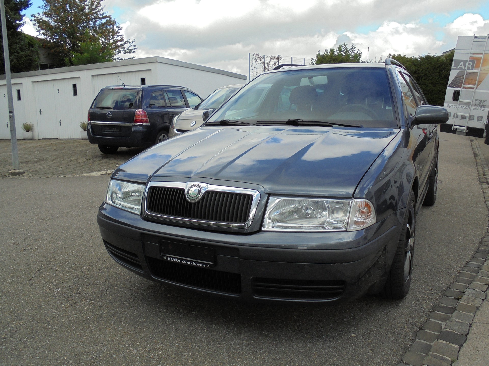 SKODA Octavia 1.8 Turbo Tour-image-6