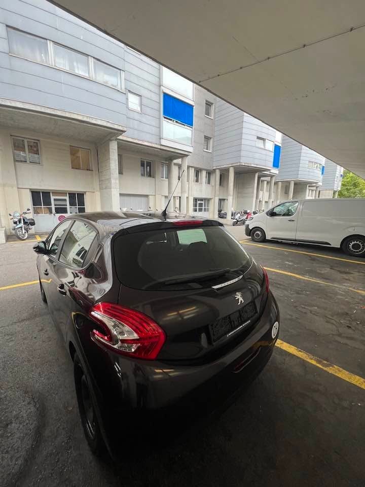 PEUGEOT 208 1.2 VTI Access-image-5