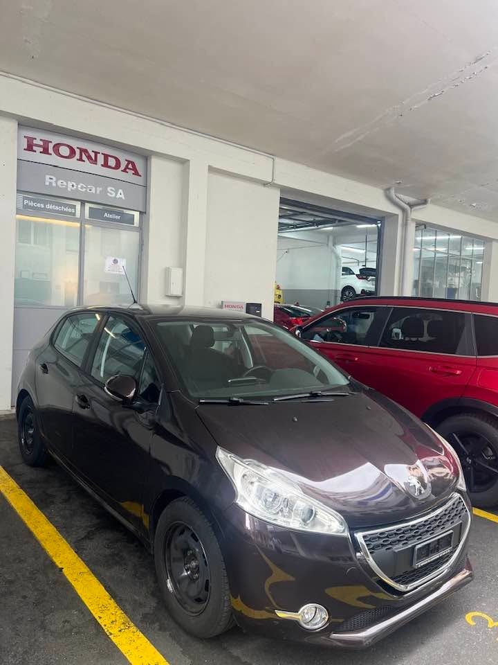 PEUGEOT 208 1.2 VTI Access-image-2