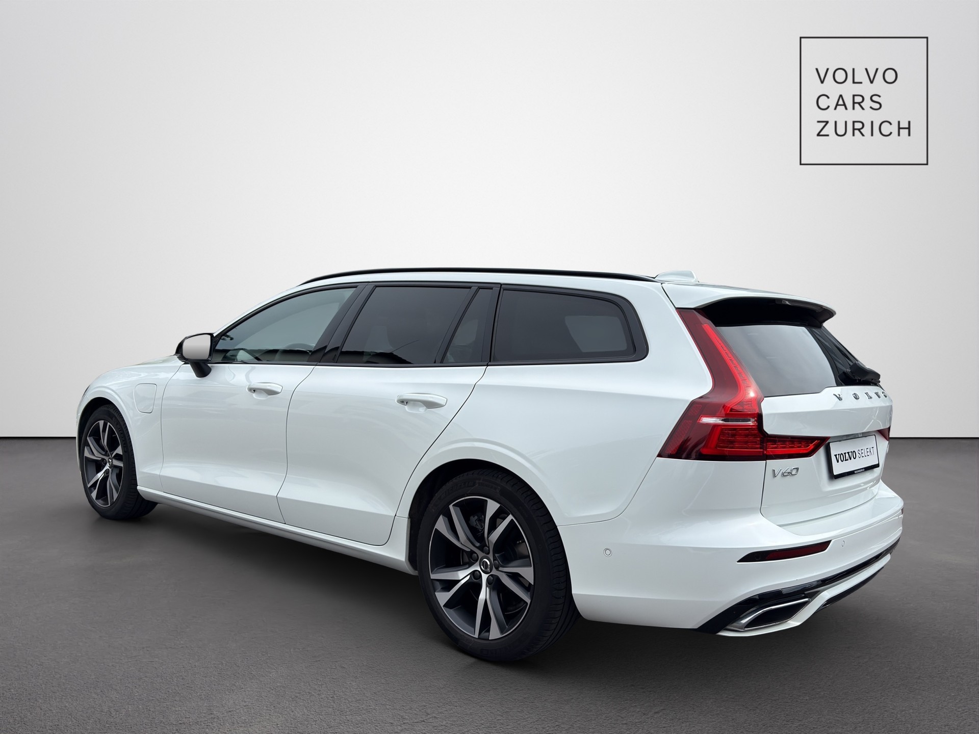 VOLVO V60 2.0 T8 TE R-Design eAWD-image-1