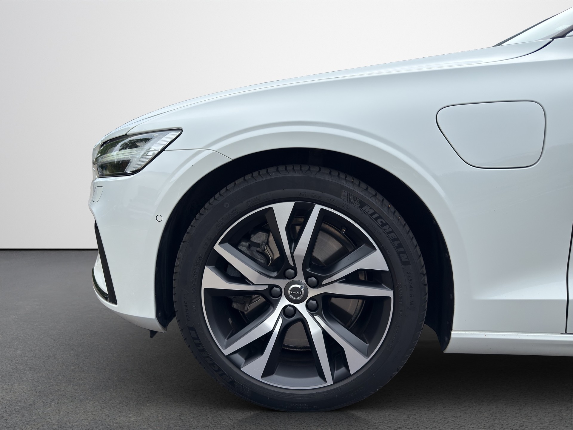 VOLVO V60 2.0 T8 TE R-Design eAWD-image-6