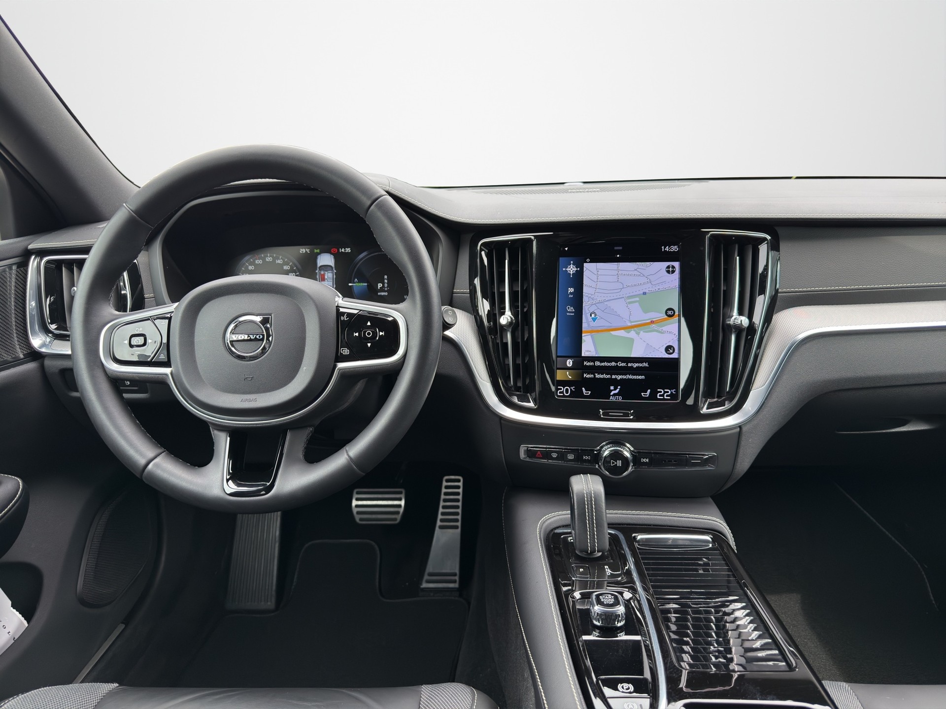 VOLVO V60 2.0 T8 TE R-Design eAWD-image-10