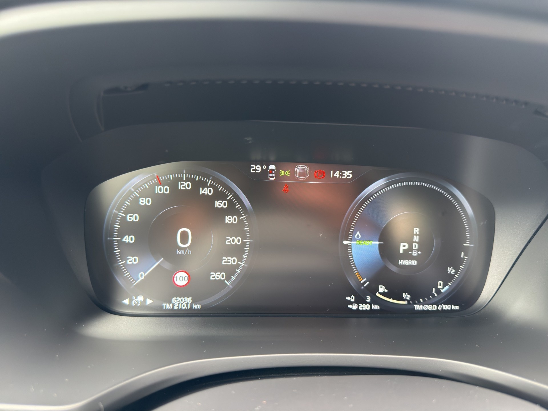 VOLVO V60 2.0 T8 TE R-Design eAWD-image-12