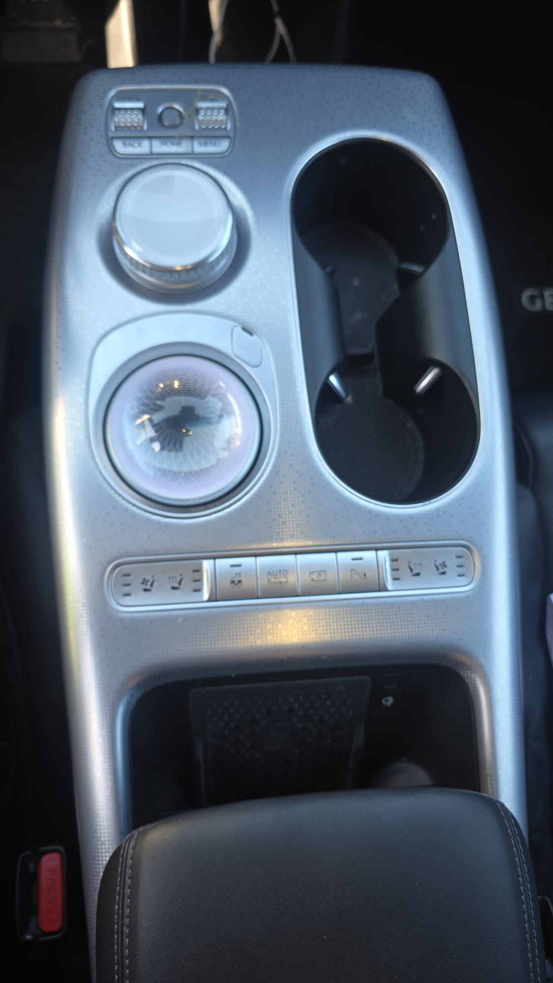 GENESIS 77.4 kWh Premium-image-12