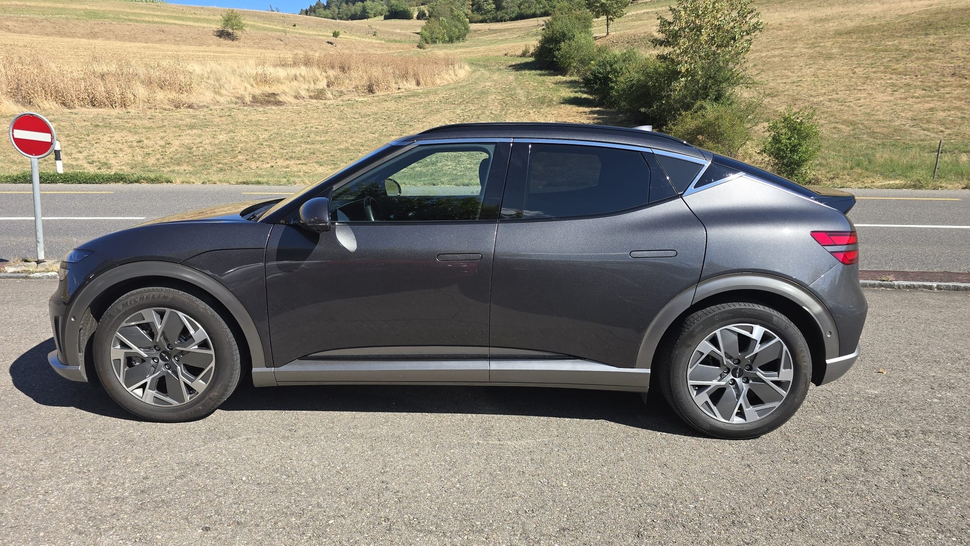 GENESIS 77.4 kWh Premium-showroom-element-2