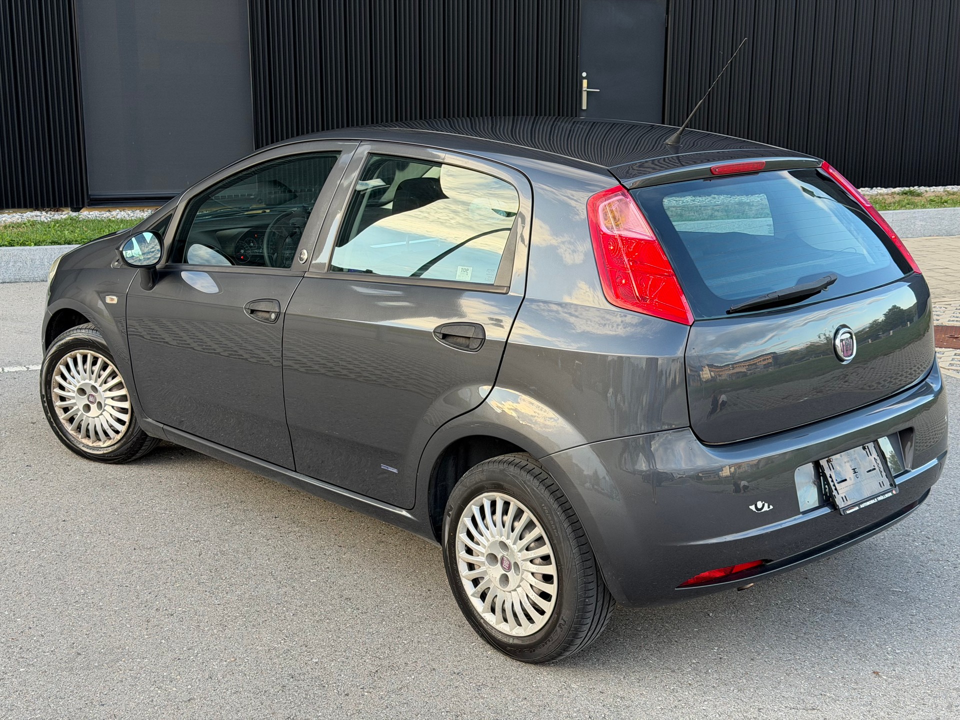 FIAT Punto 1.4 Dynamic-image-5