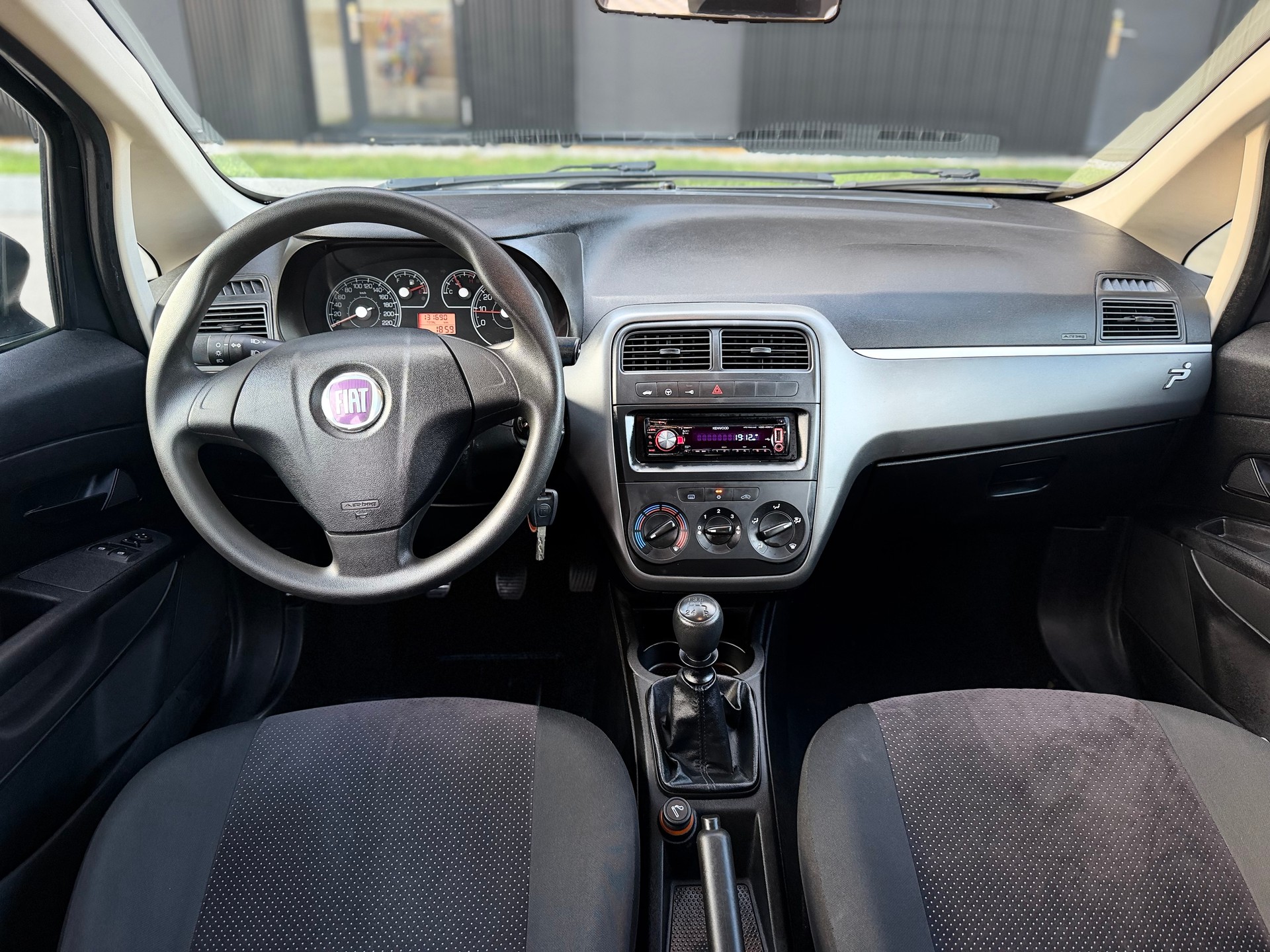 FIAT Punto 1.4 Dynamic-image-8
