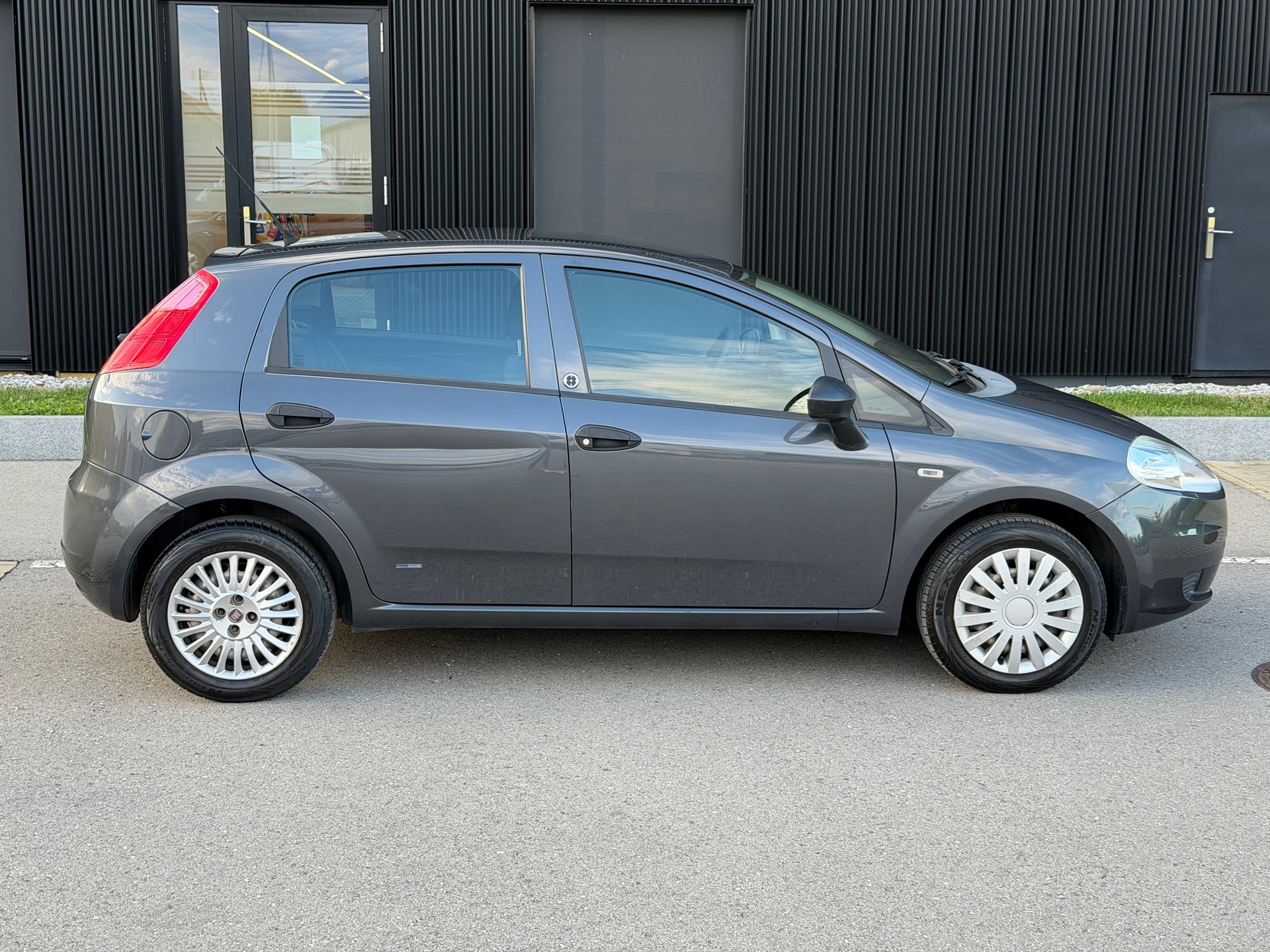 FIAT Punto 1.4 Dynamic-image-4