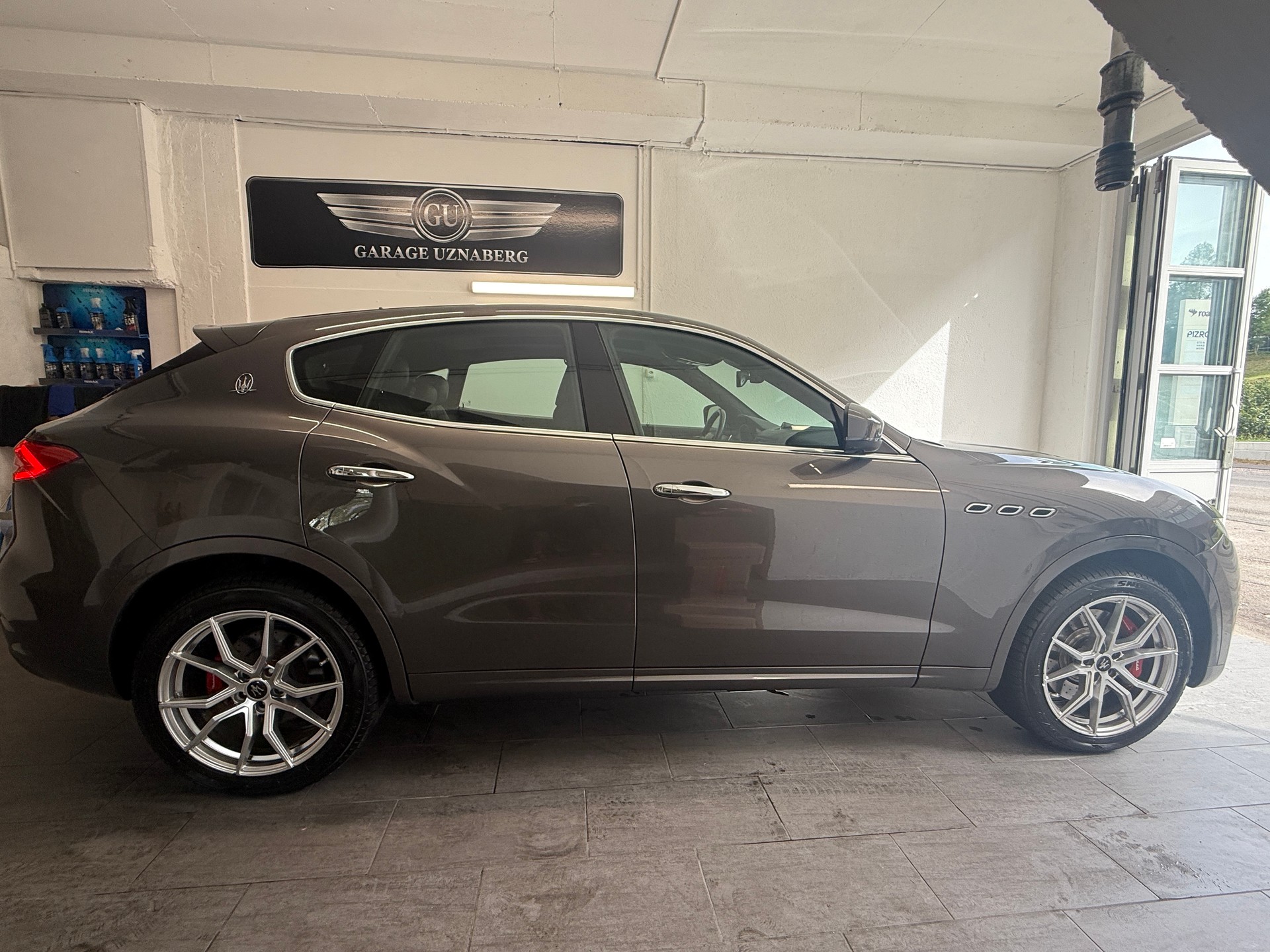 MASERATI Levante S 3.0 V6 Automatica Ab 350.- pro Monat 1. Hand-image-5