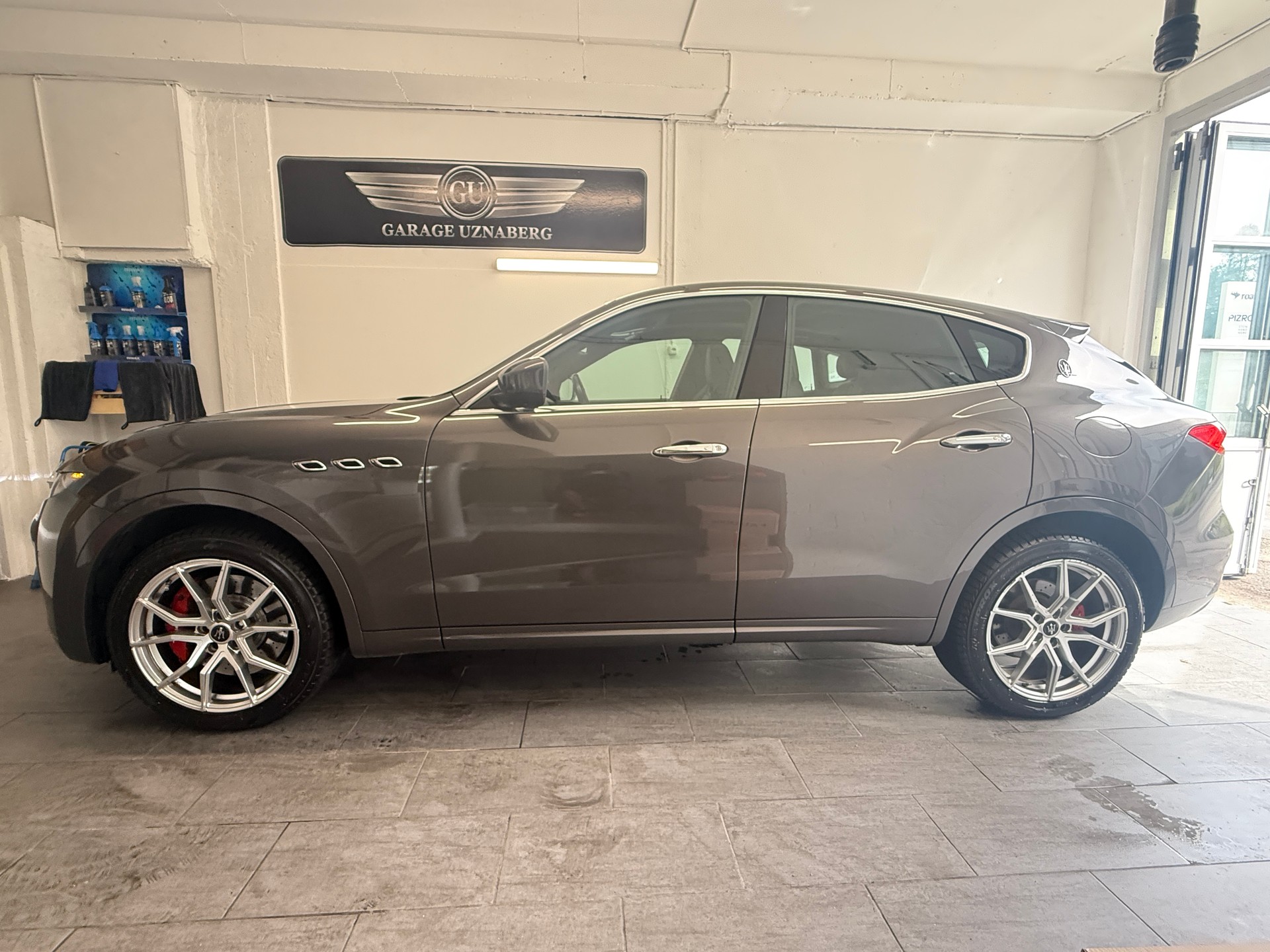 MASERATI Levante S 3.0 V6 Automatica Ab 350.- pro Monat 1. Hand-image-1