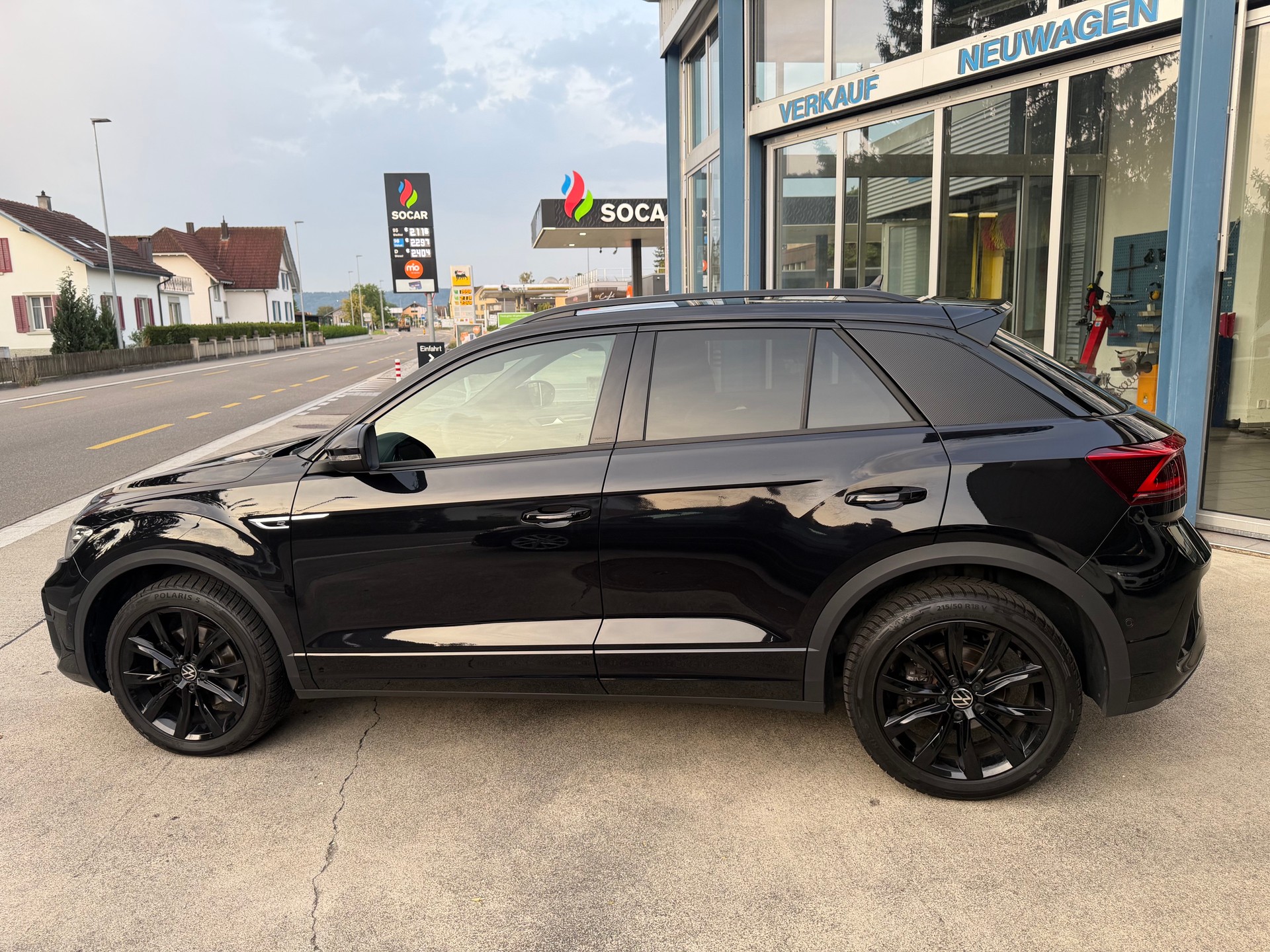 VW T-Roc 2.0 TSI R-Line DSG 4Motion-image-5
