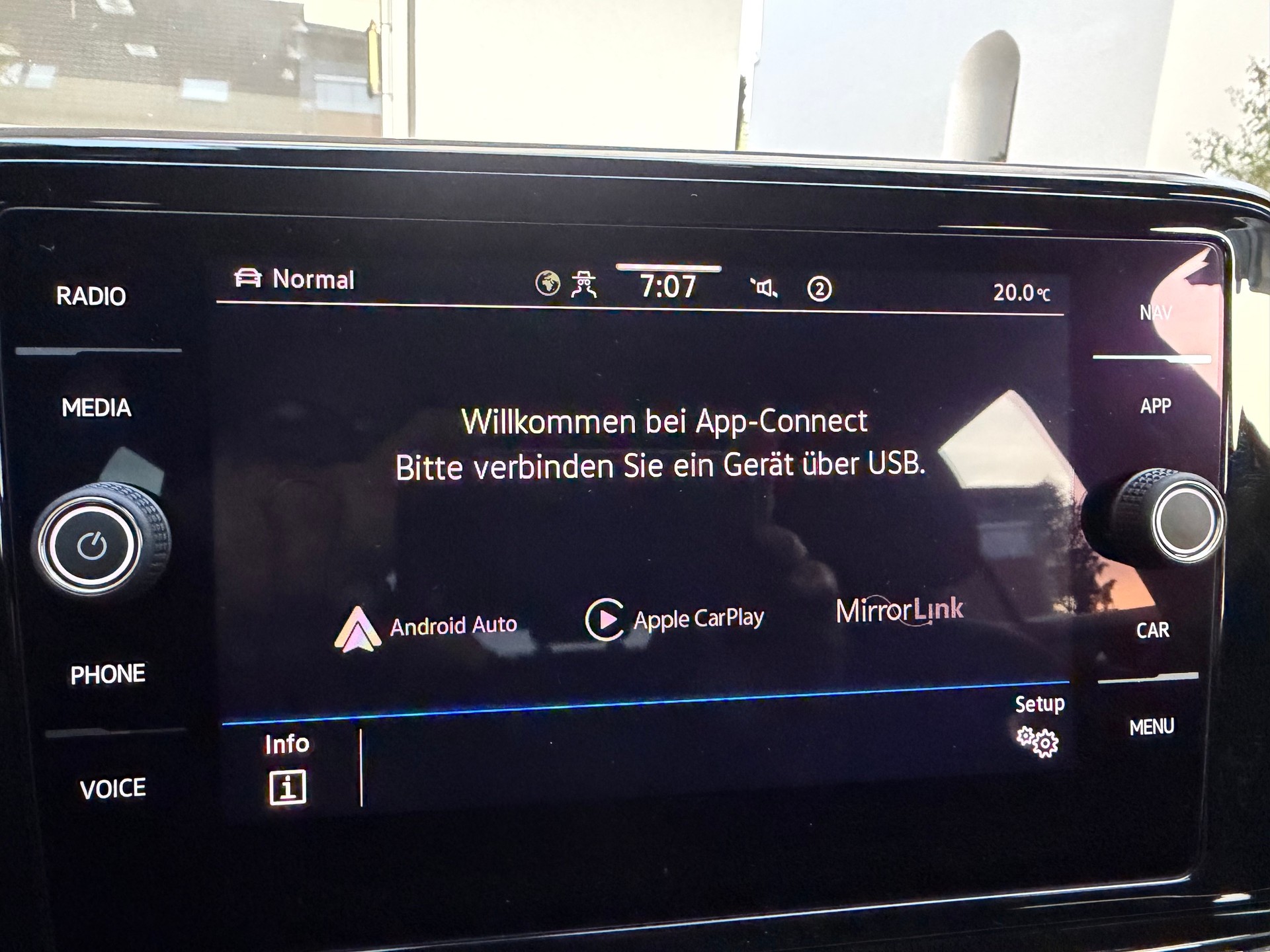 VW T-Roc 2.0 TSI R-Line DSG 4Motion-image-13
