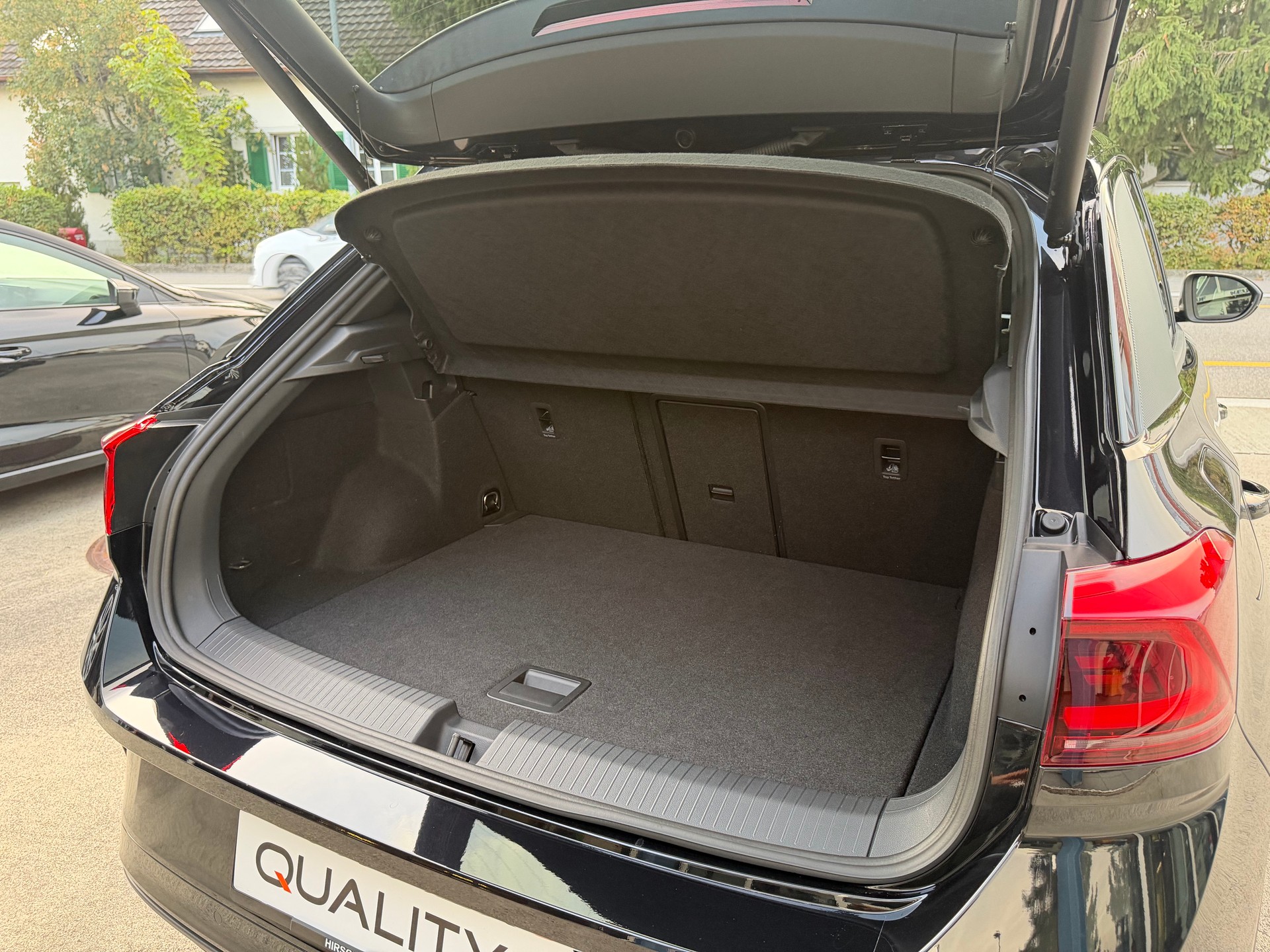 VW T-Roc 2.0 TSI R-Line DSG 4Motion-image-10
