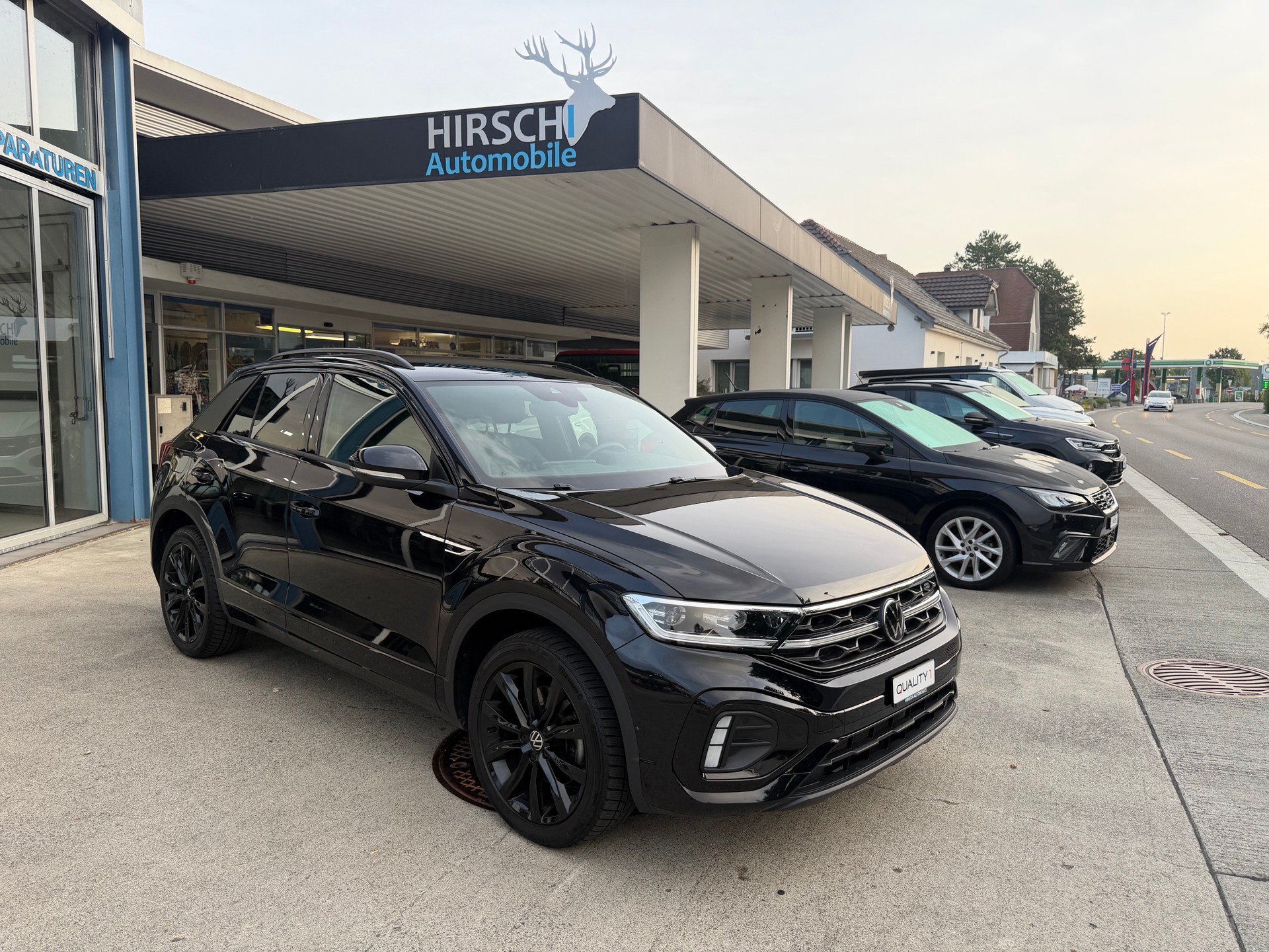 VW T-Roc 2.0 TSI R-Line DSG 4Motion-image-0