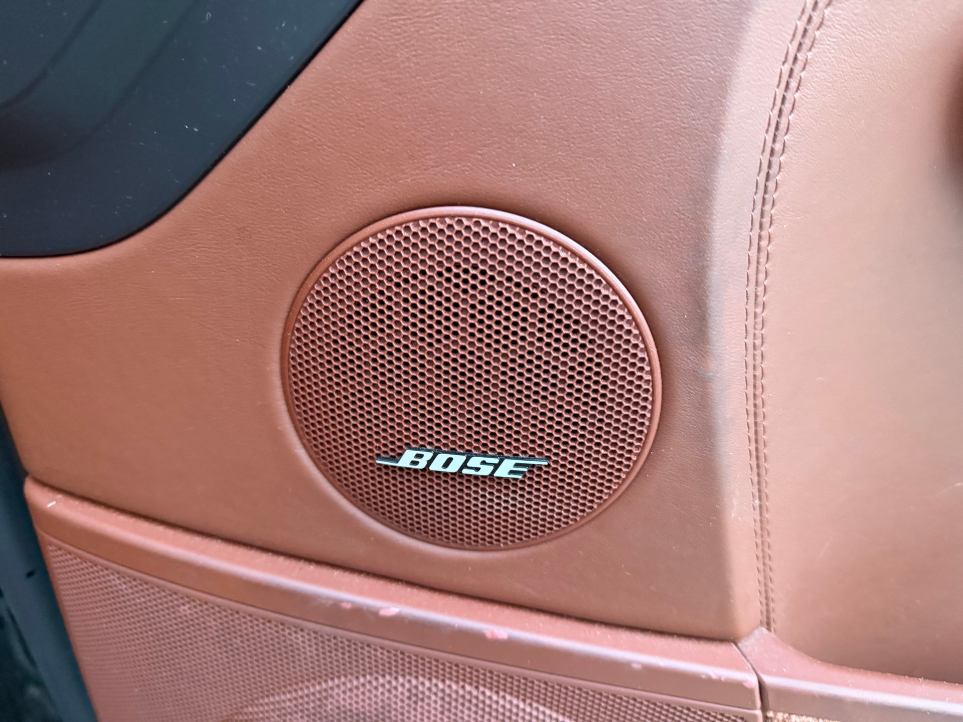 PORSCHE Cayenne Turbo-image-25