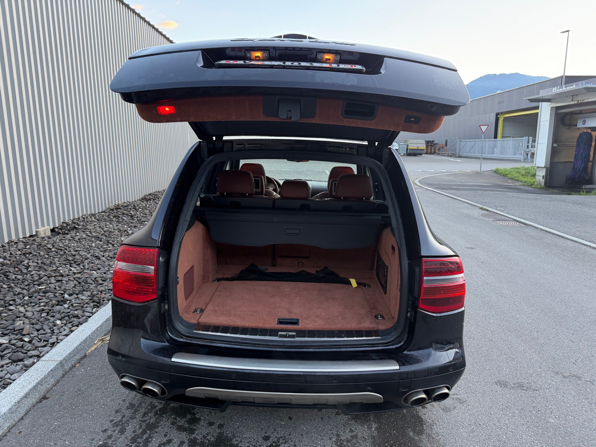 PORSCHE Cayenne Turbo-image-15
