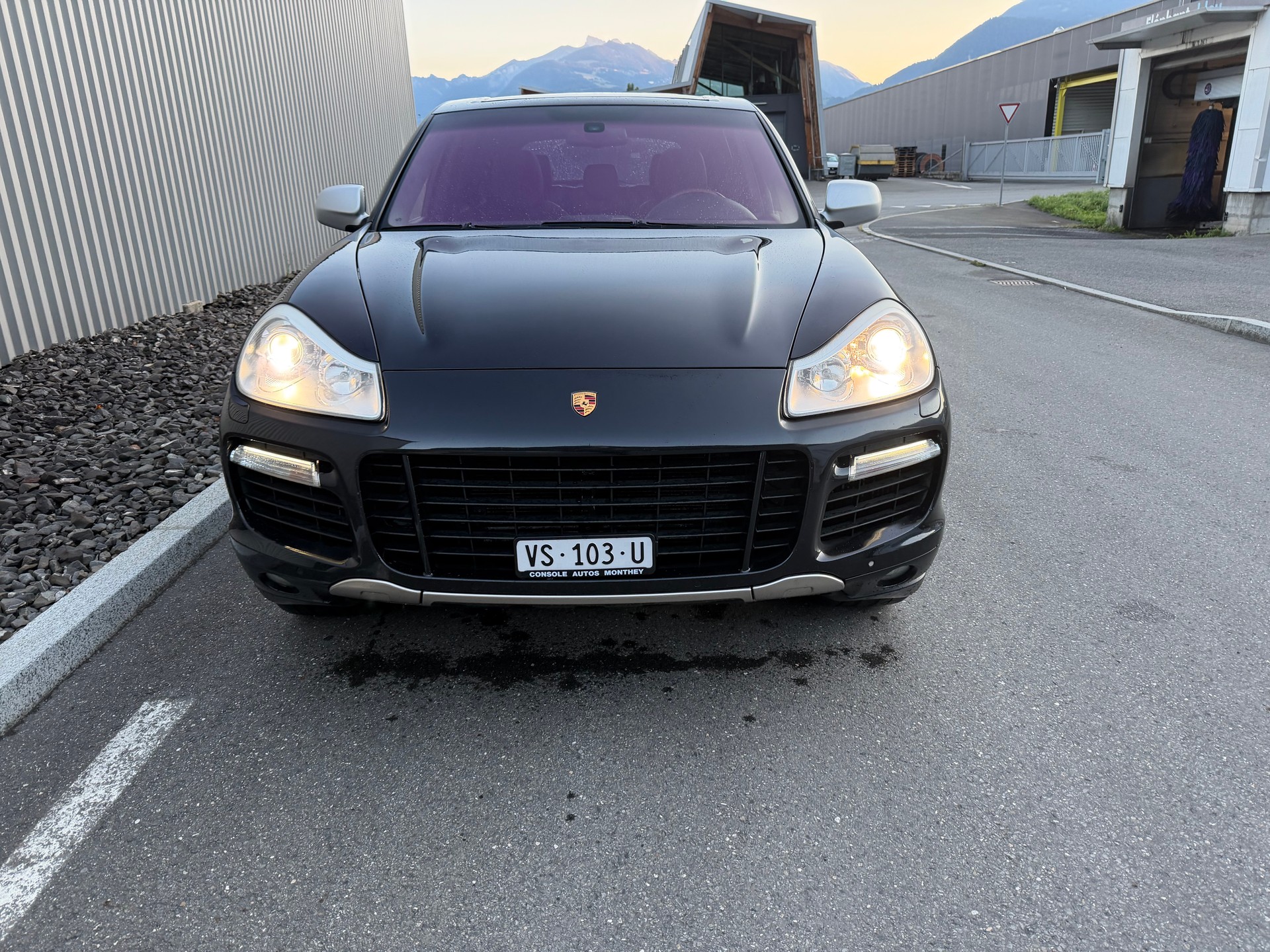PORSCHE Cayenne Turbo-image-4