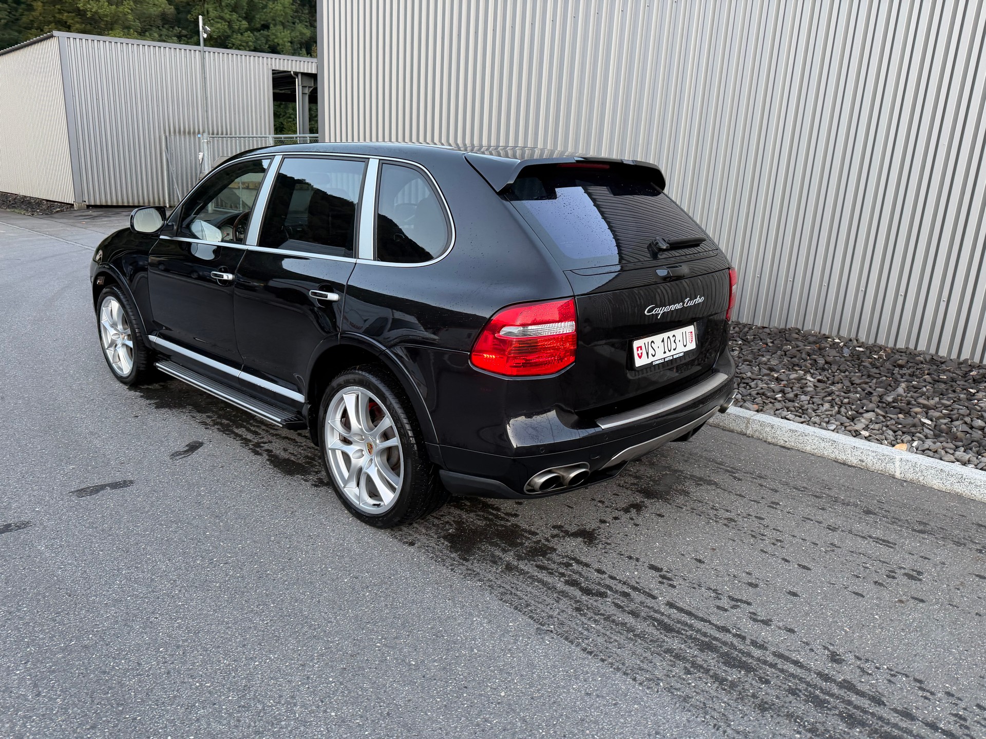 PORSCHE Cayenne Turbo-showroom-element-2