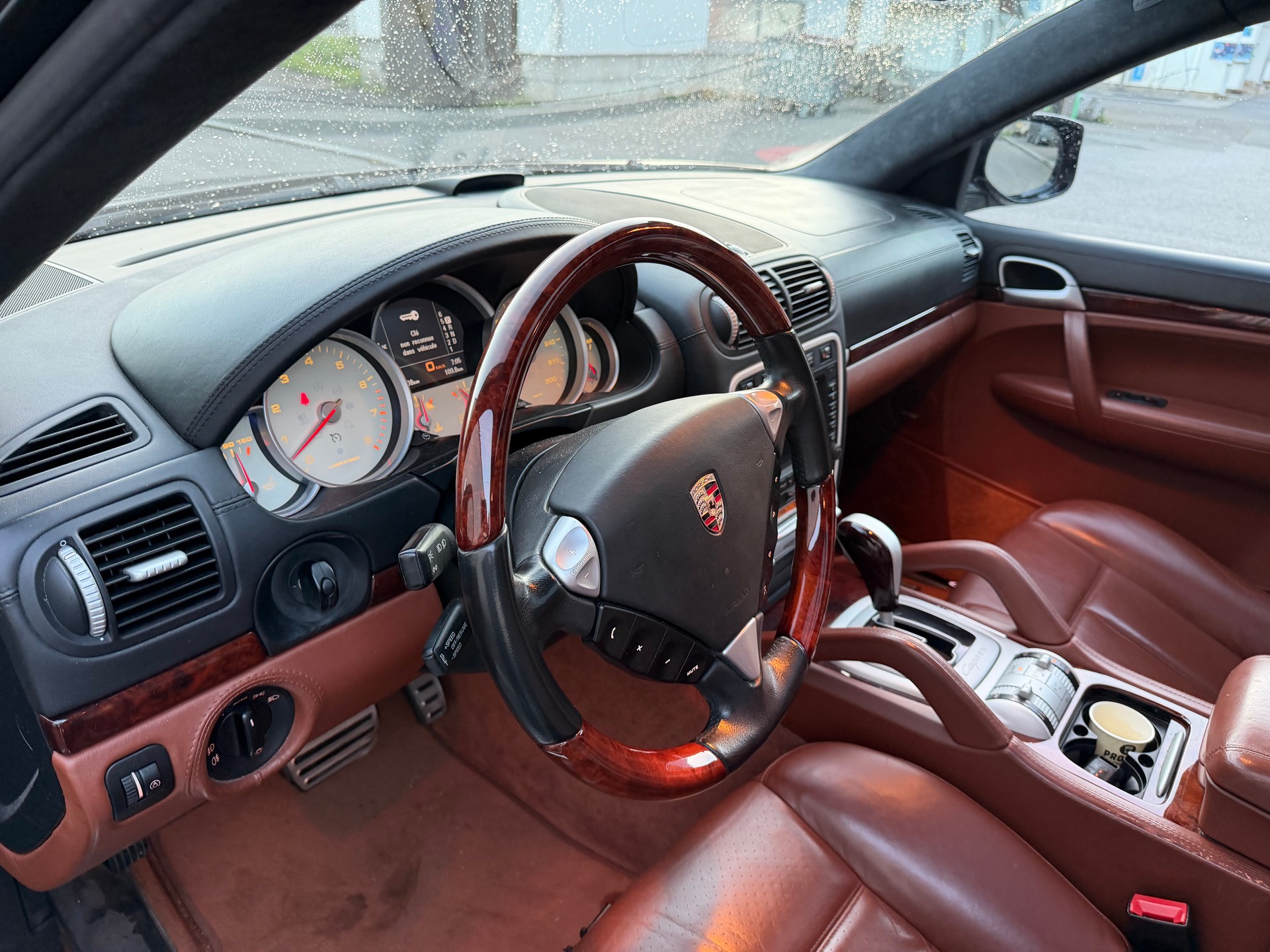 PORSCHE Cayenne Turbo-image-22