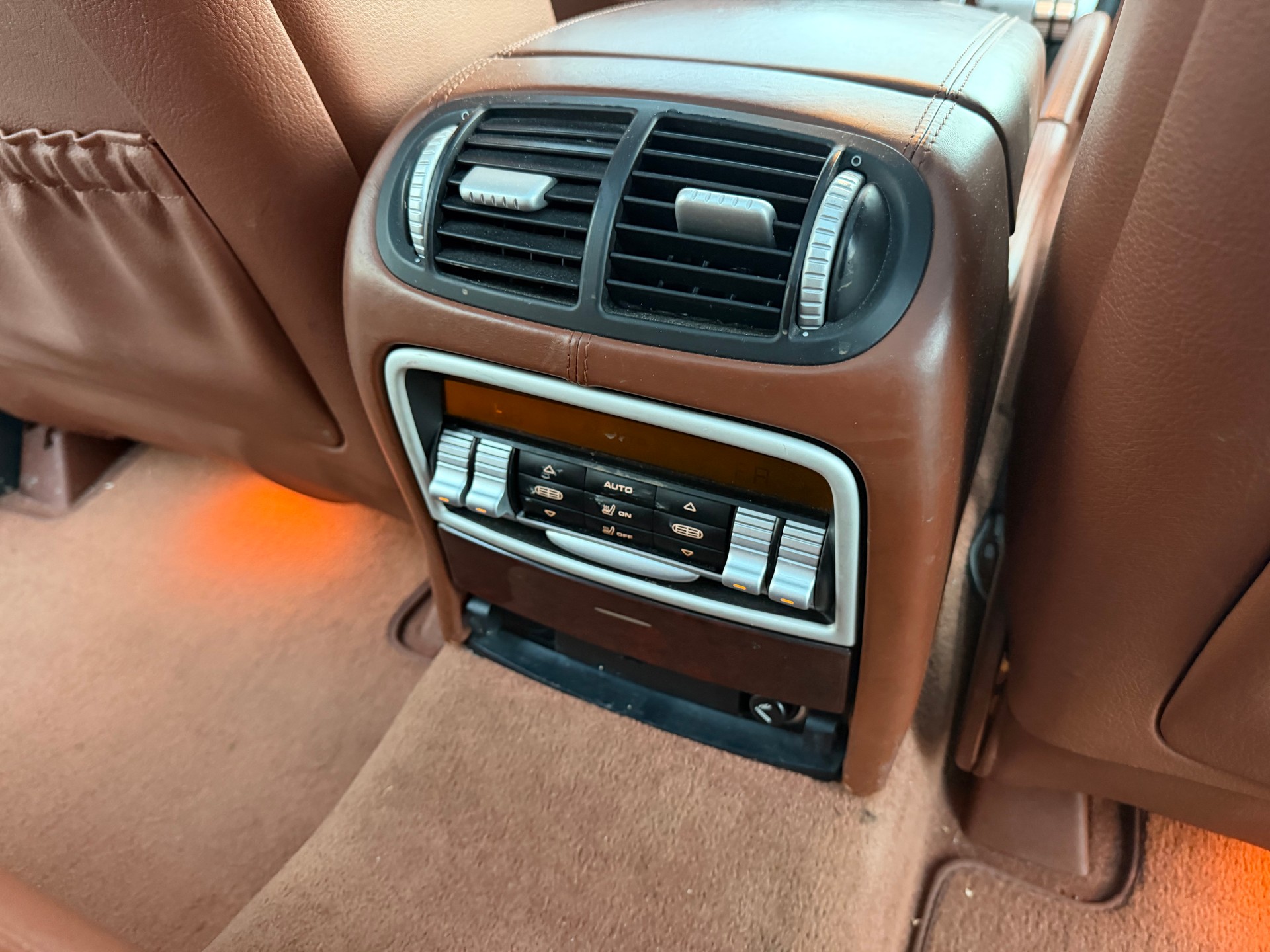 PORSCHE Cayenne Turbo-image-29