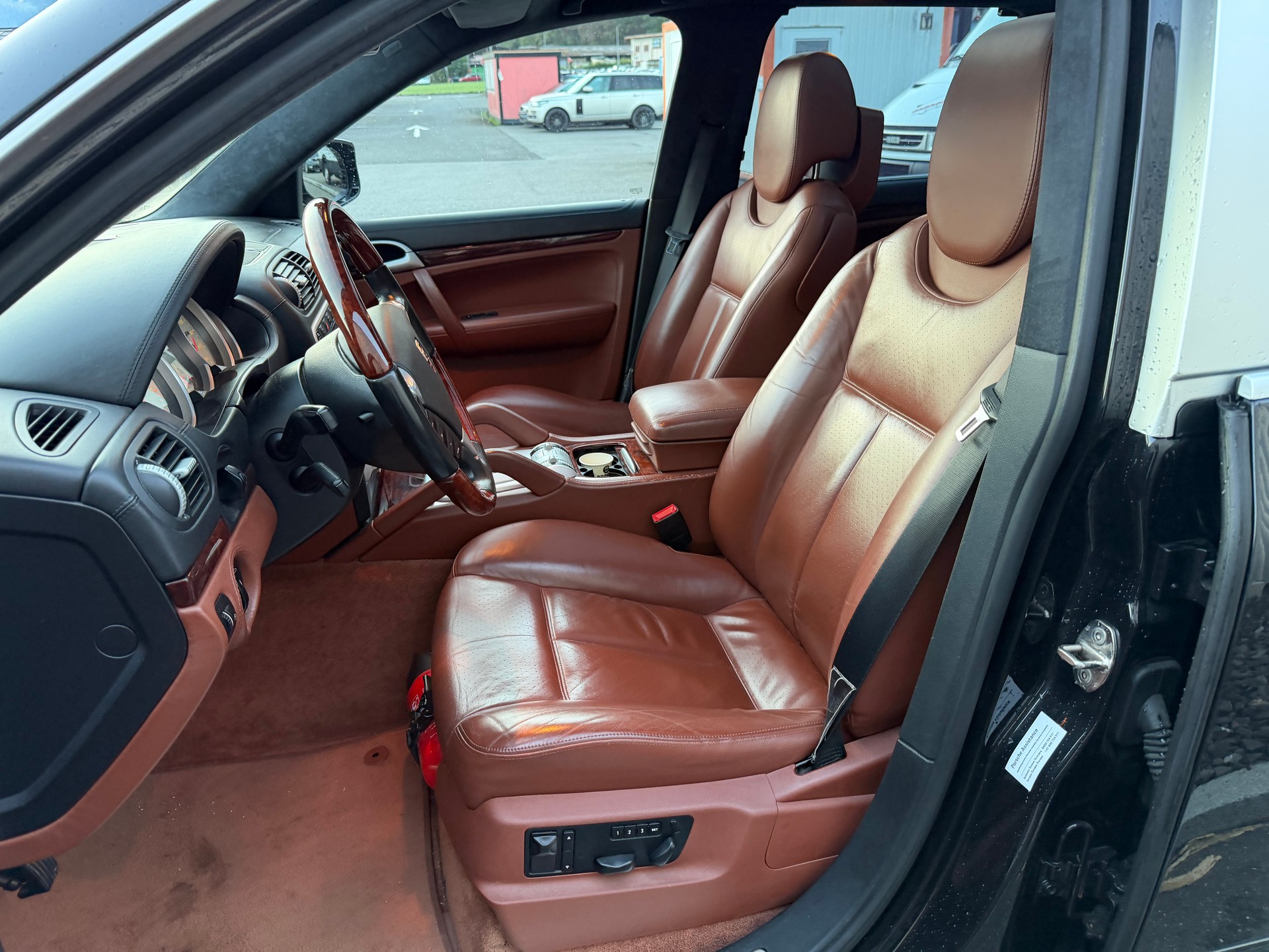 PORSCHE Cayenne Turbo-image-20