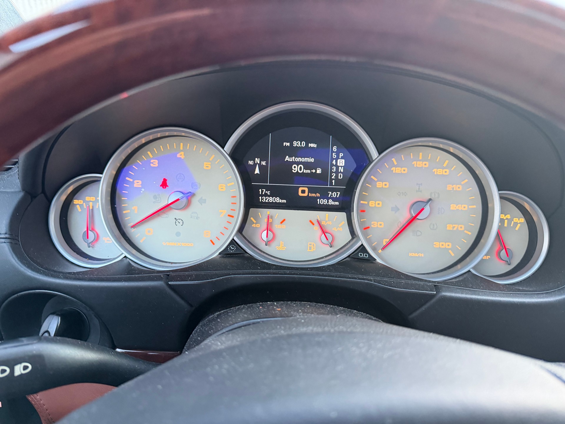 PORSCHE Cayenne Turbo-image-33
