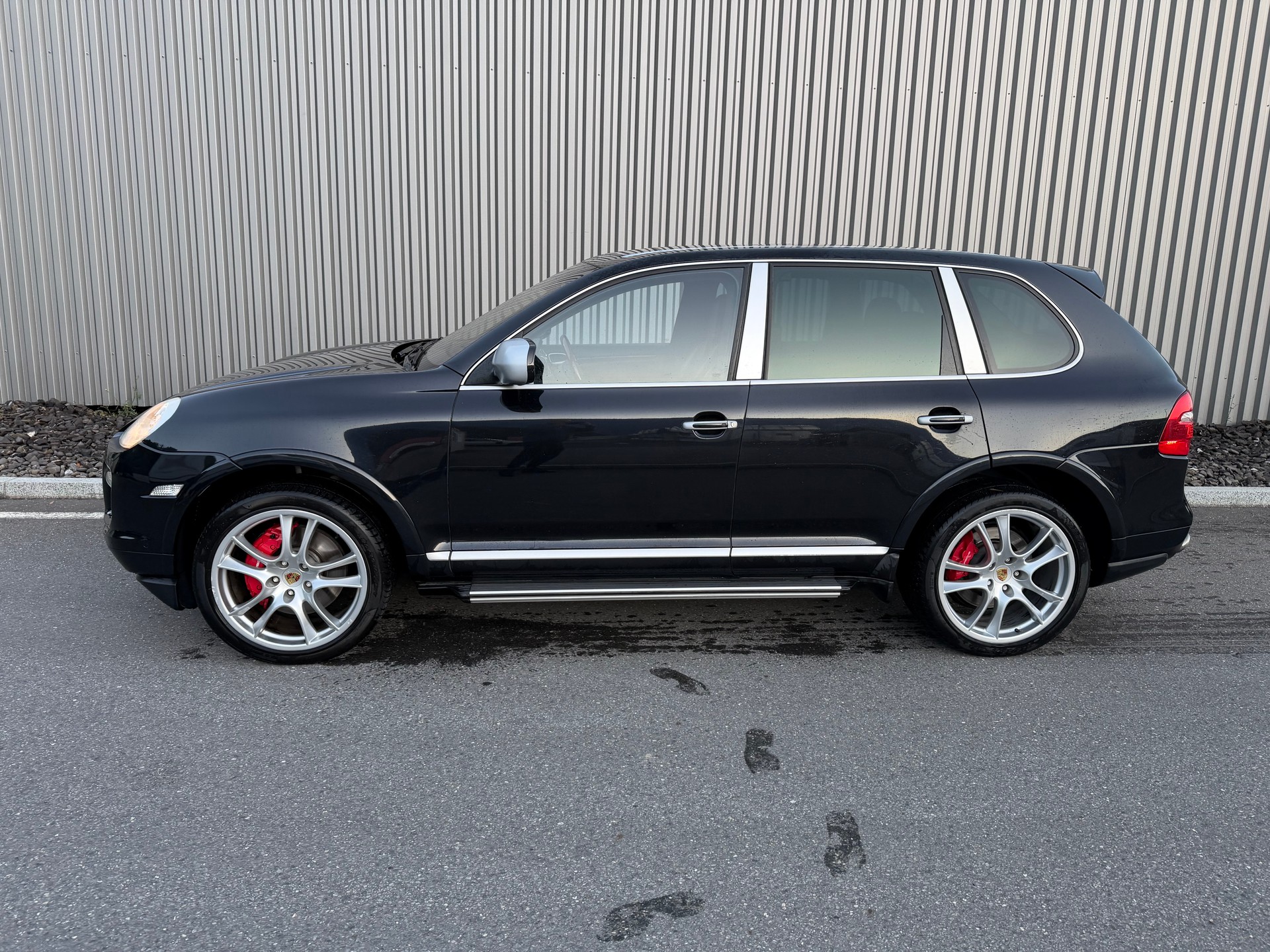 PORSCHE Cayenne Turbo-showroom-element-1