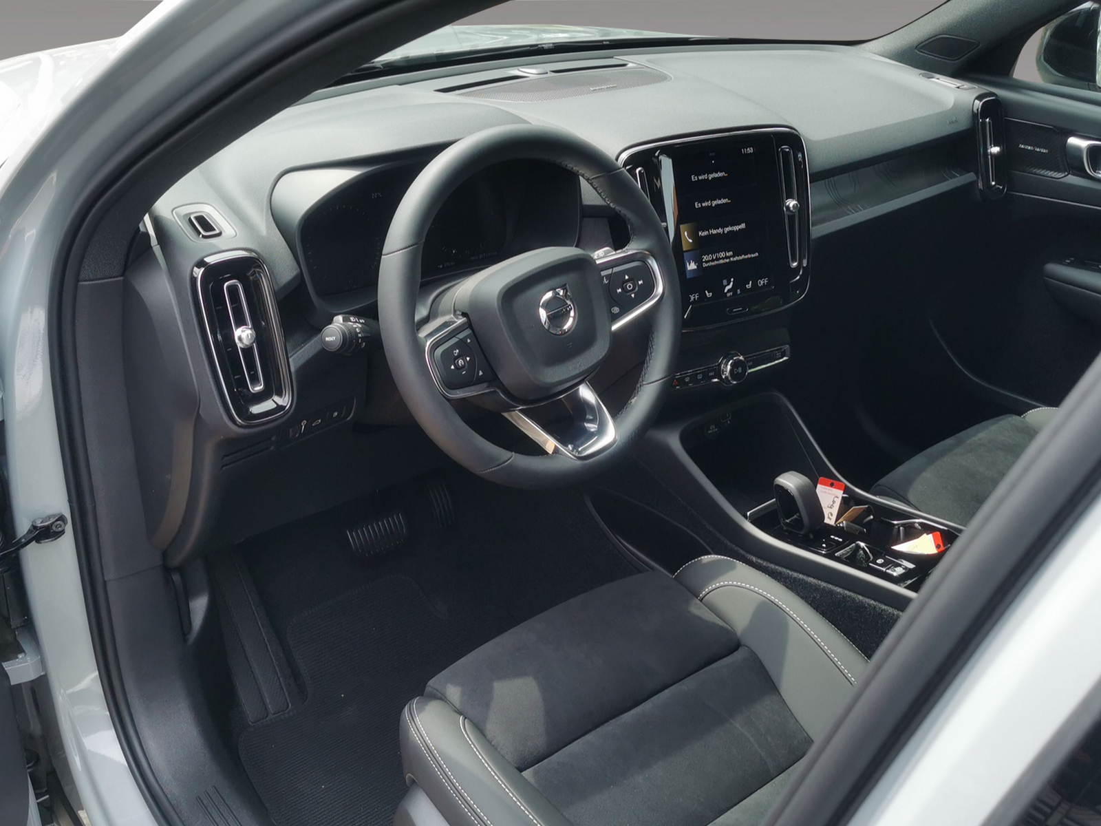 VOLVO XC40 1.5 T4 PiH Plus Dark-image-8