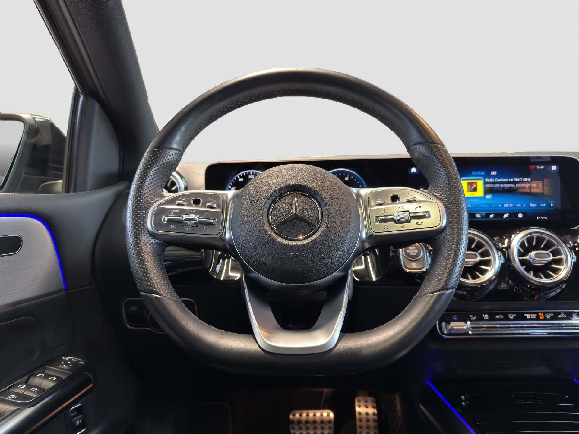 MERCEDES-BENZ B 250 AMG Line 4MATIC-image-8