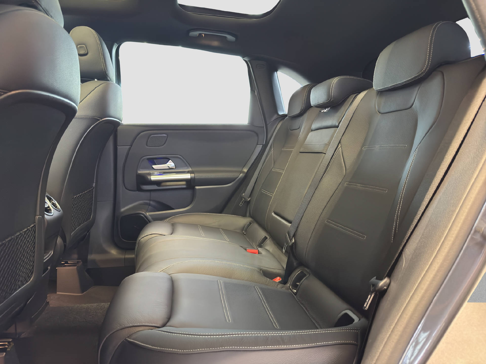 MERCEDES-BENZ B 250 AMG Line 4MATIC-image-13