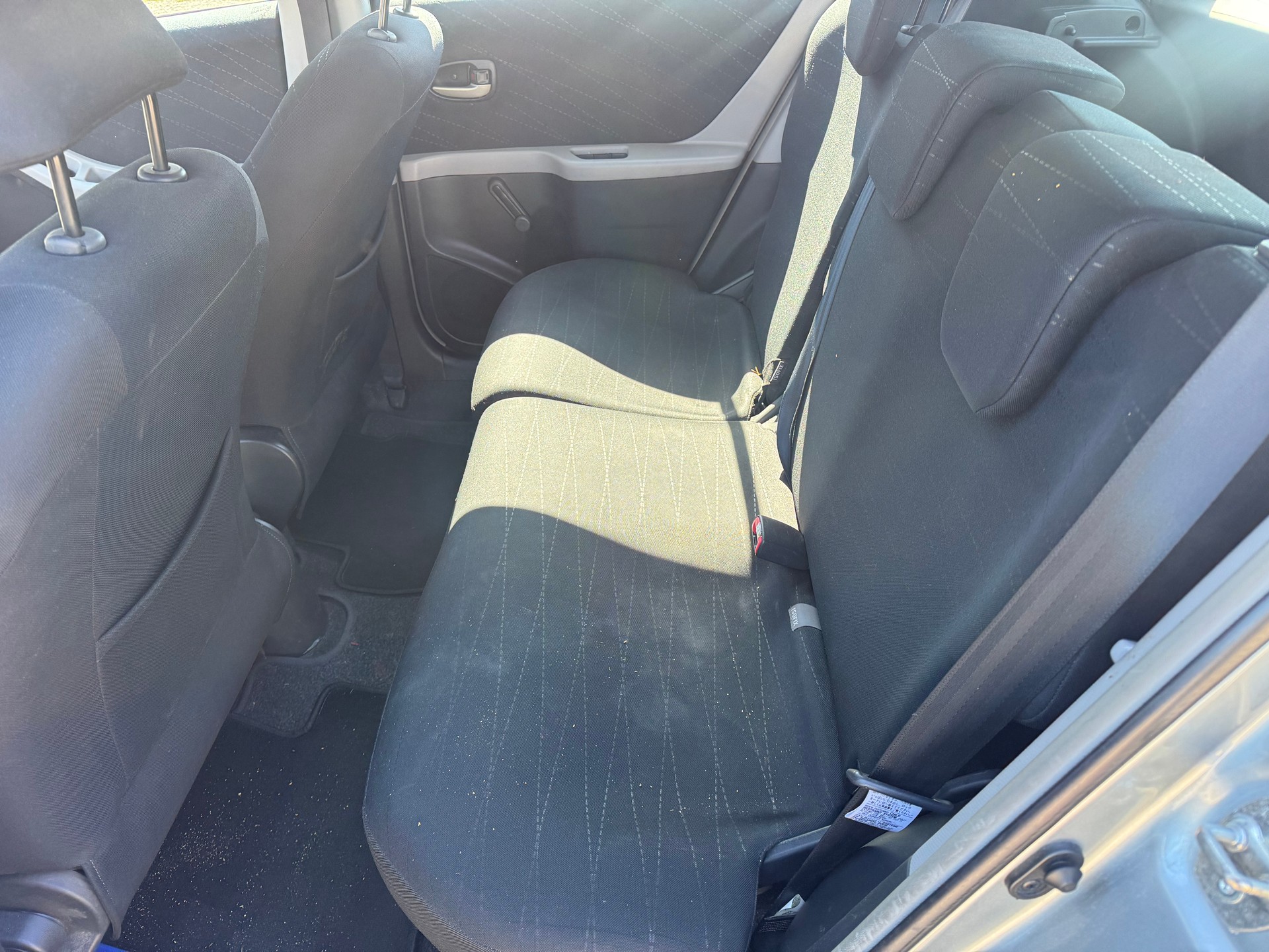 TOYOTA Yaris 1.3 Linea Sol-image-8