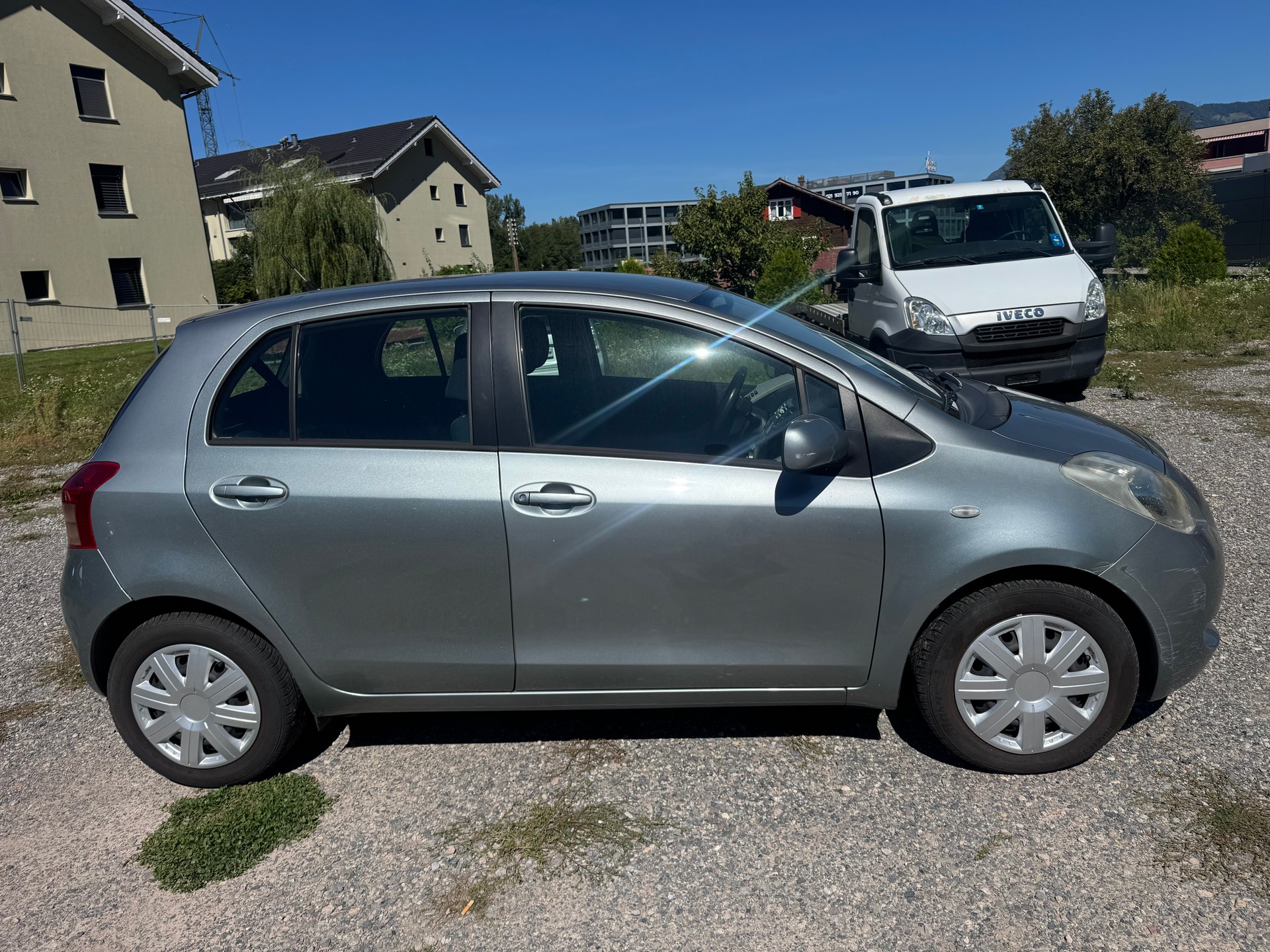 TOYOTA Yaris 1.3 Linea Sol-image-3